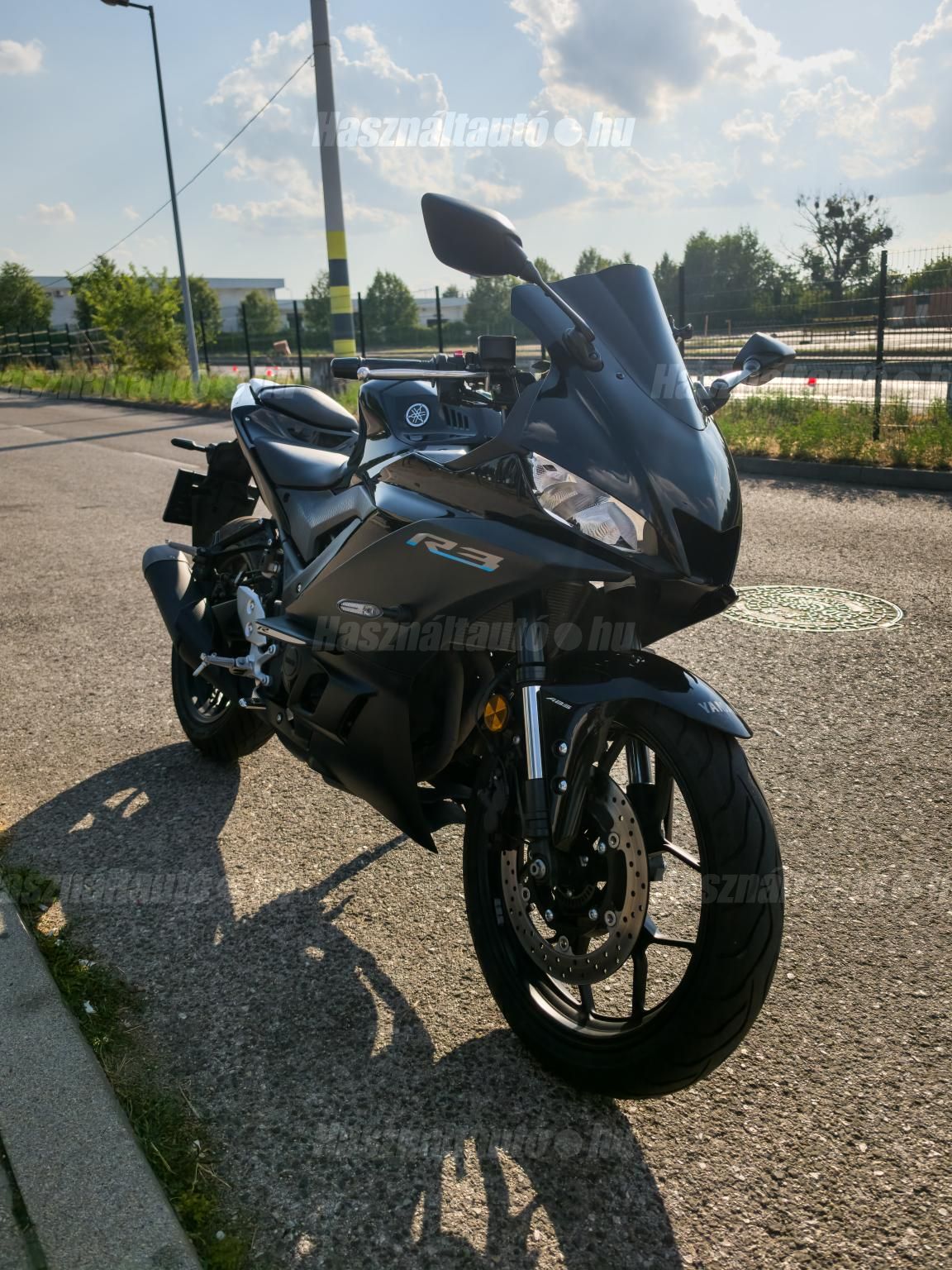 YAMAHA YZF R3 2022/7 - 1