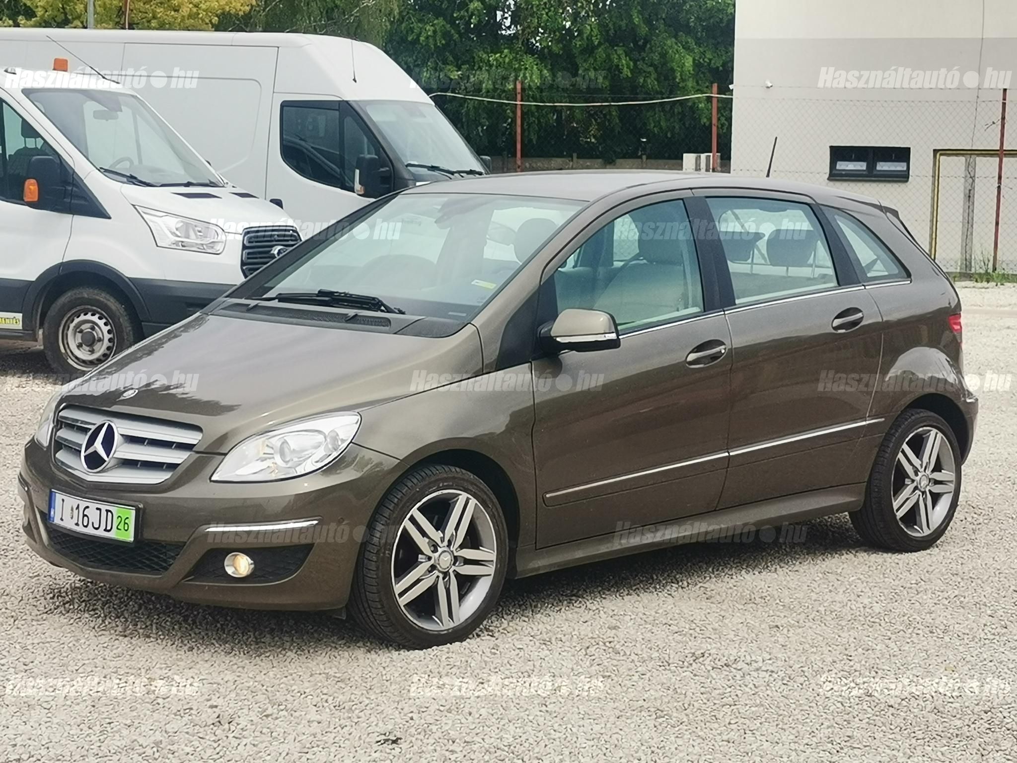 MERCEDES-BENZ B-OSZTÁLY 2012/6 - 1