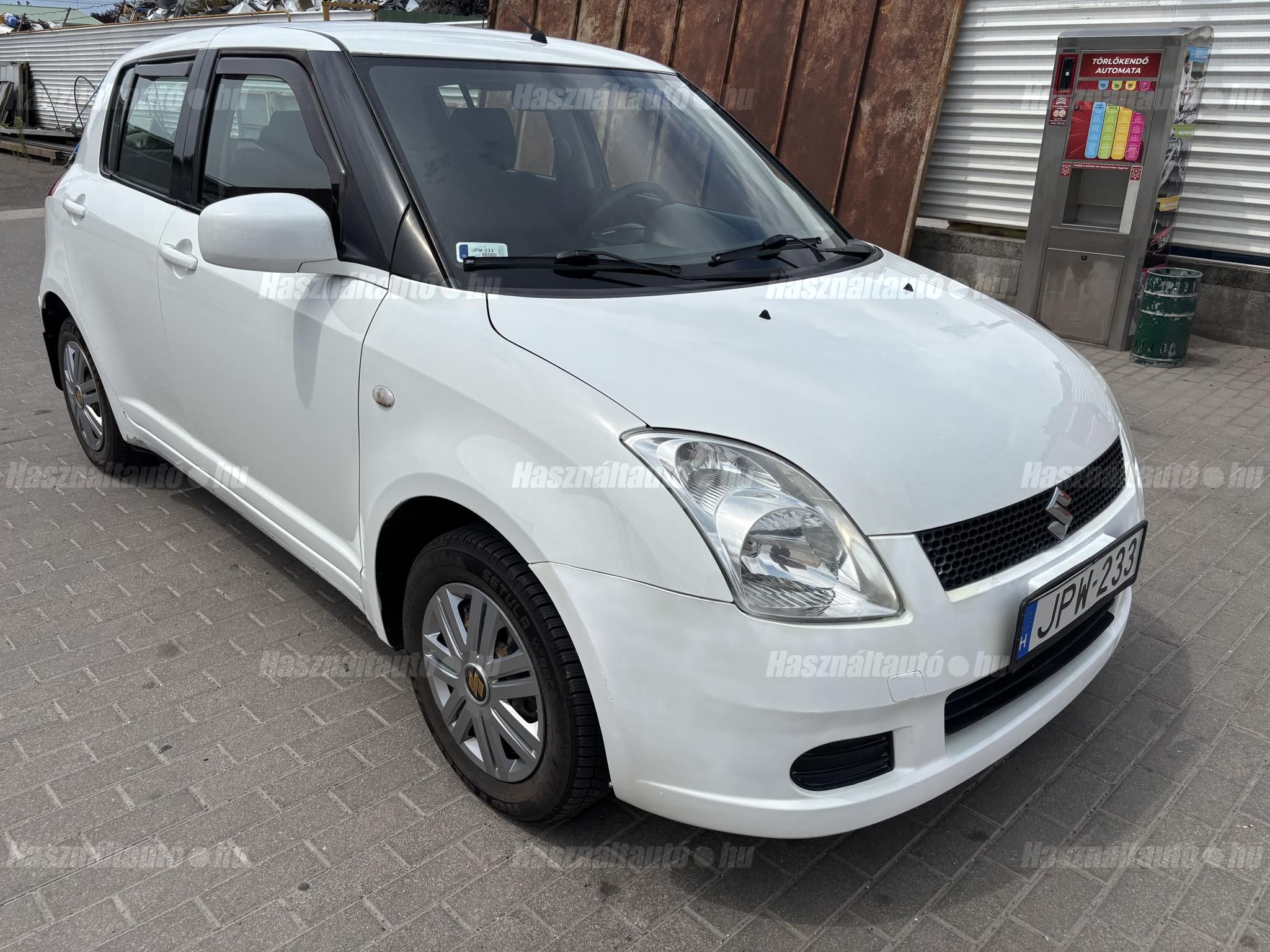 SUZUKI SWIFT 2005/8 - 1