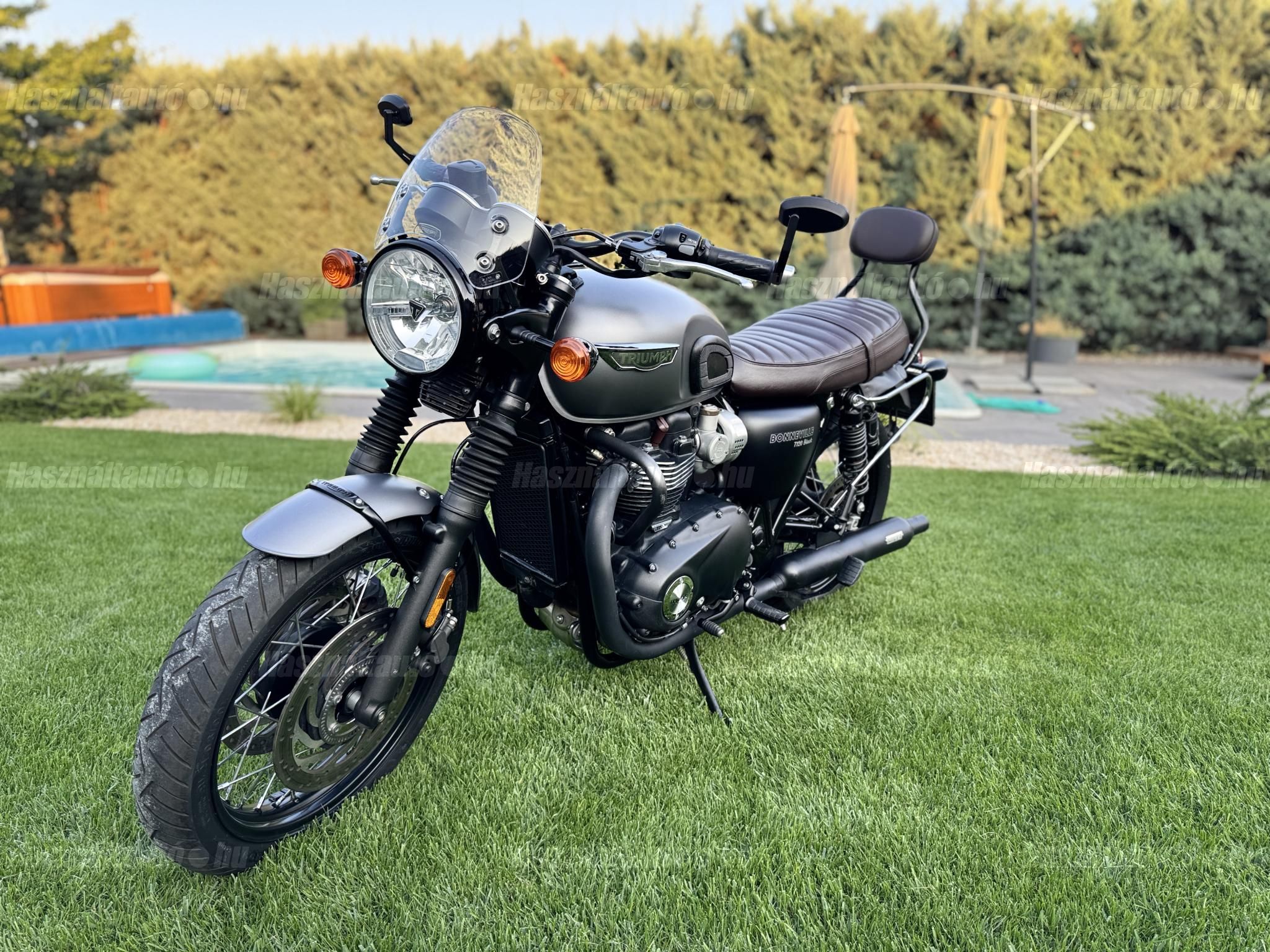 TRIUMPH BONNEVILLE 2017/8 - 1
