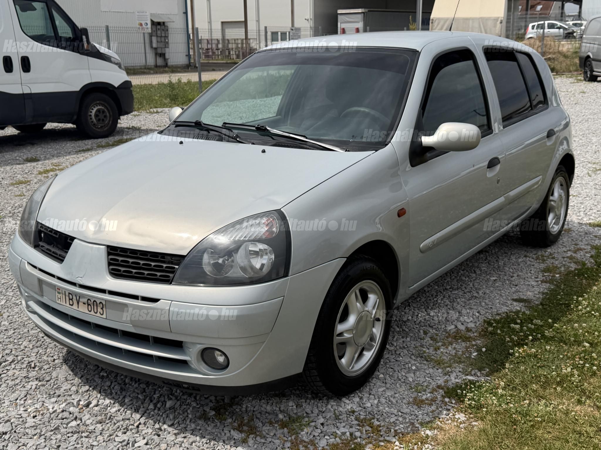 RENAULT CLIO 2002/7 - 1