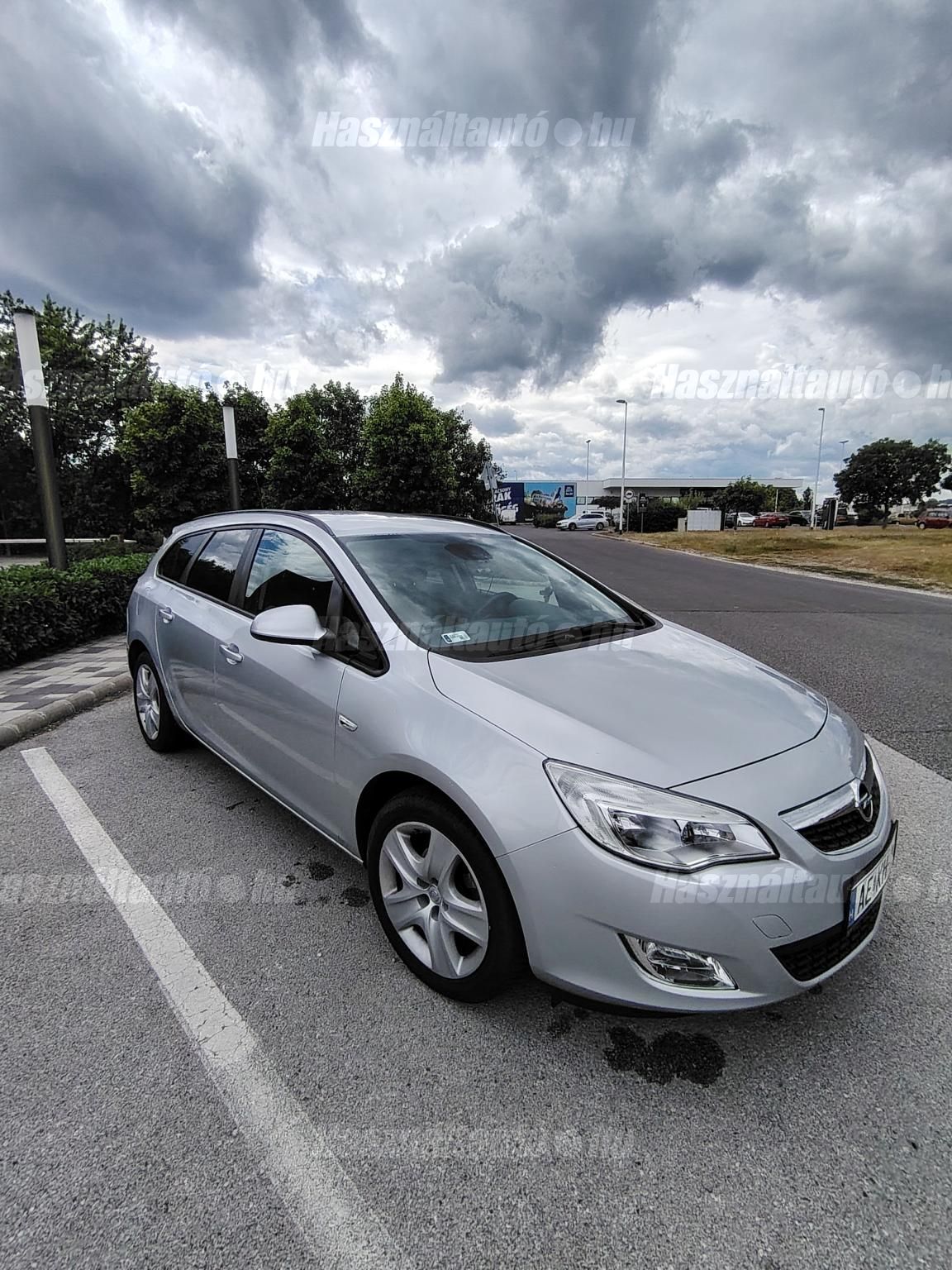 OPEL ASTRA J 2011/7 - 1
