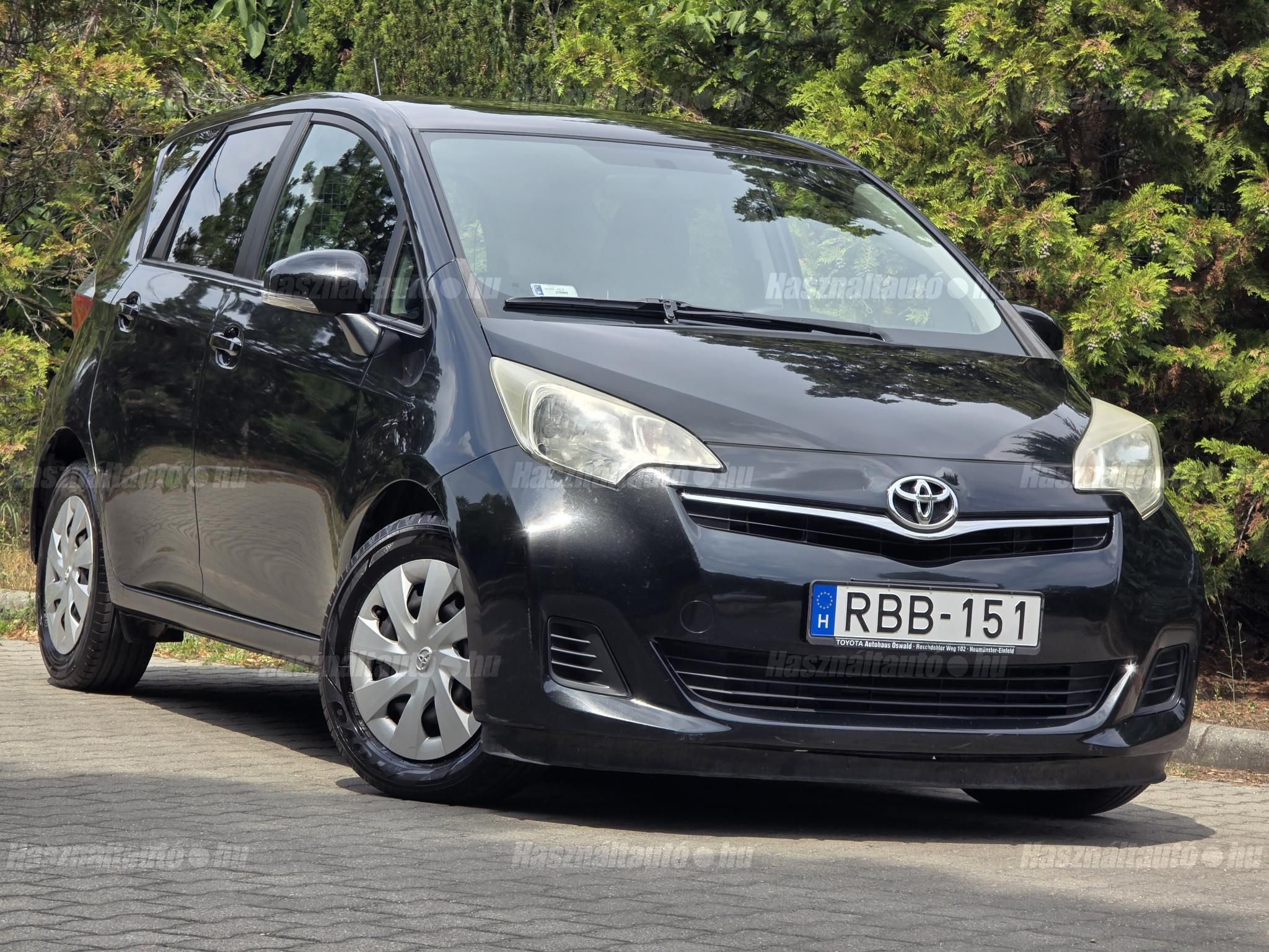TOYOTA VERSO-S 2011/10 - 1