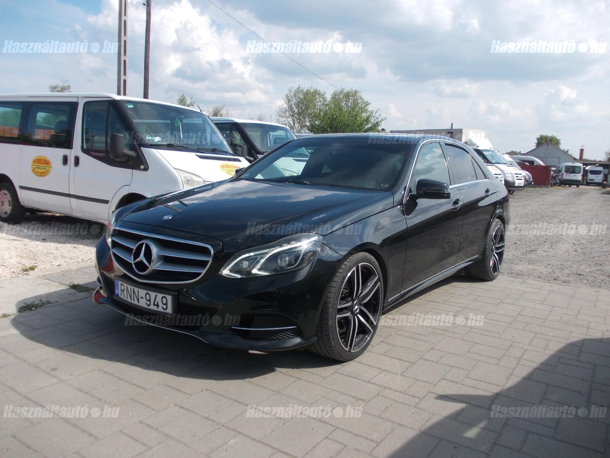 MERCEDES-BENZ E 220 2013/4 - 1