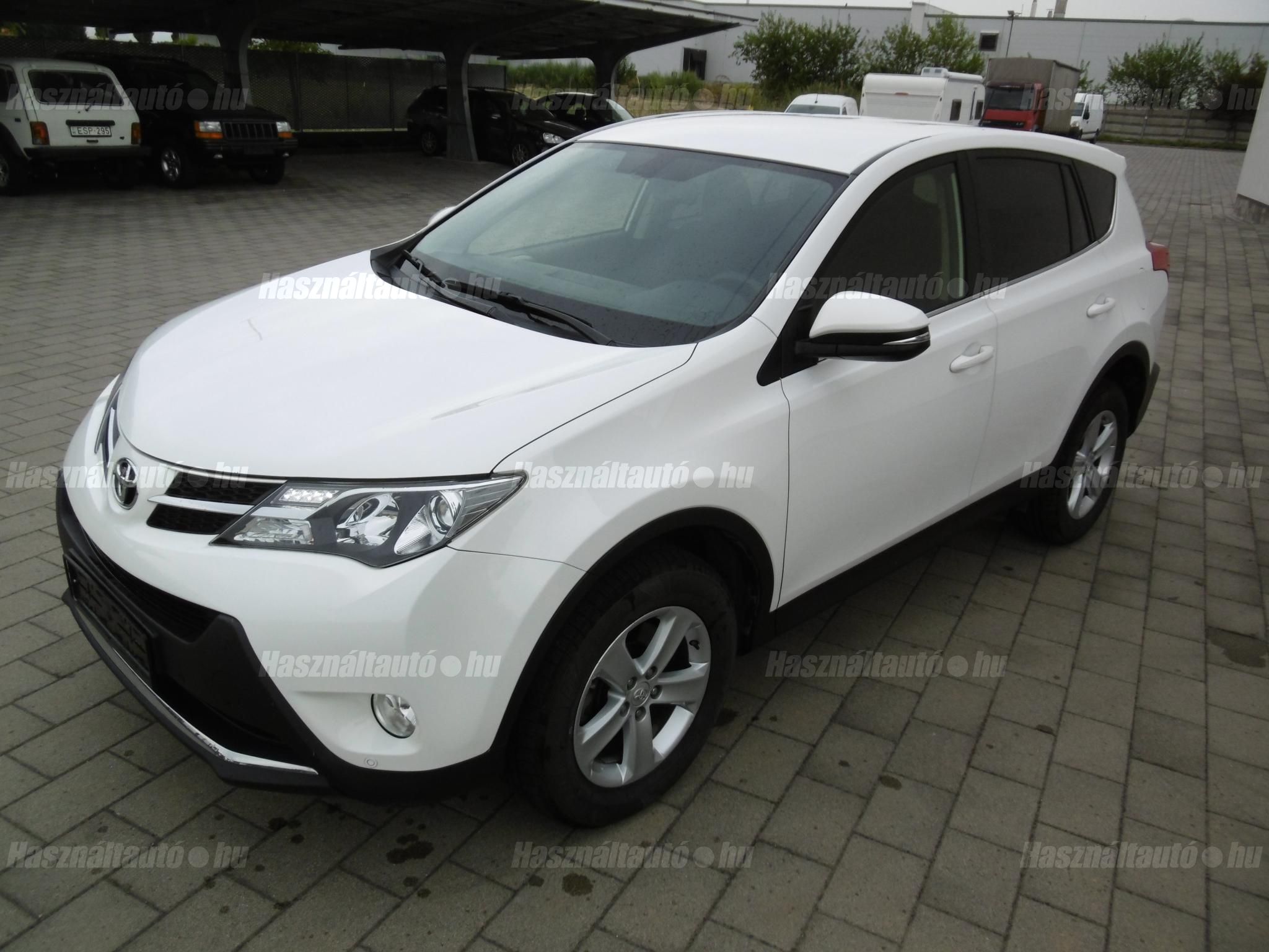 TOYOTA RAV 4 2013/8 - 1