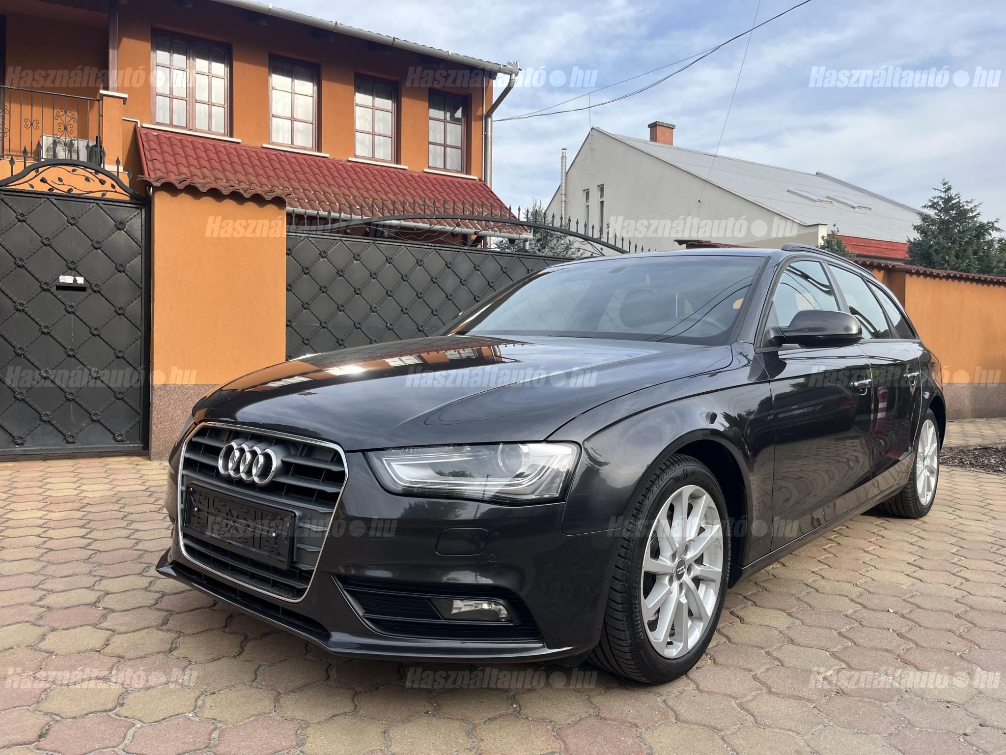 AUDI A4 2013/11 - 1