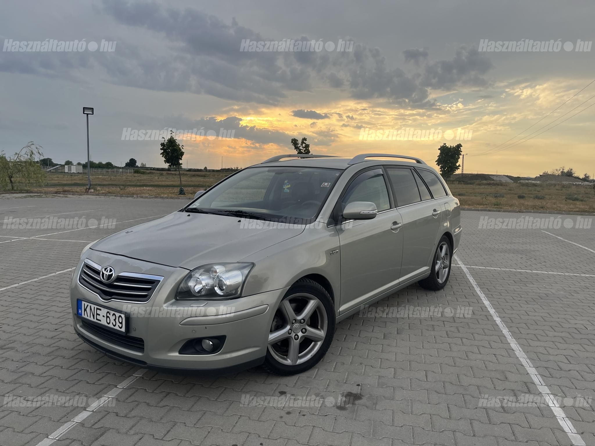 TOYOTA AVENSIS 2006/12 - 1