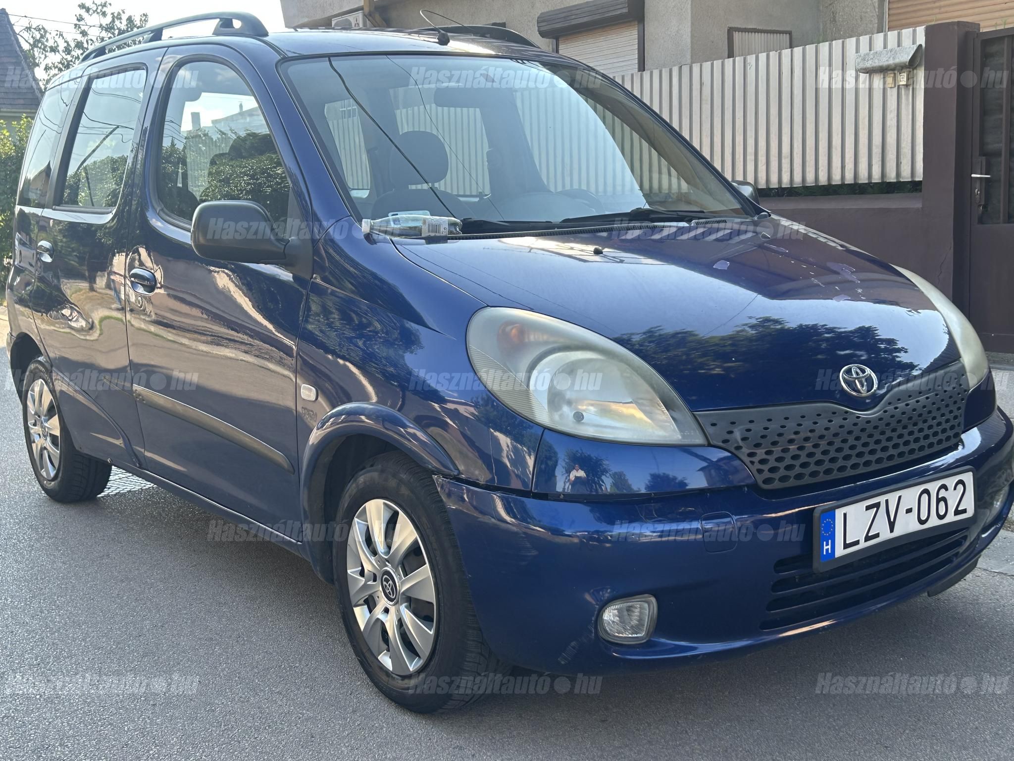 TOYOTA YARIS VERSO 2001/8 - 1
