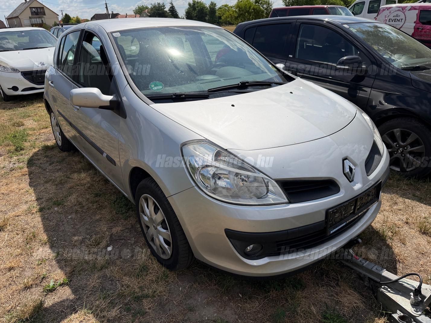 RENAULT CLIO 2008/10 - 1