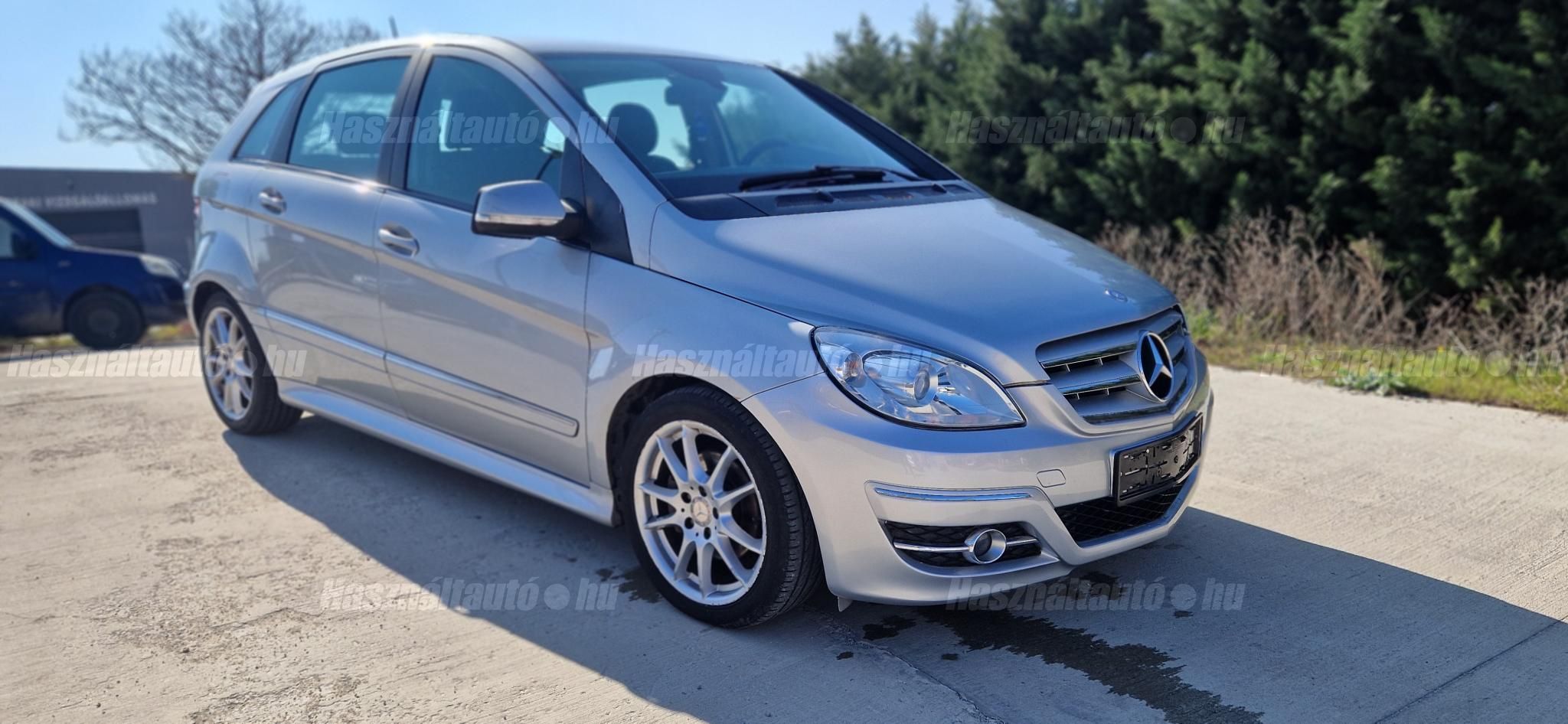 MERCEDES-BENZ B 200 2011/1 - 1