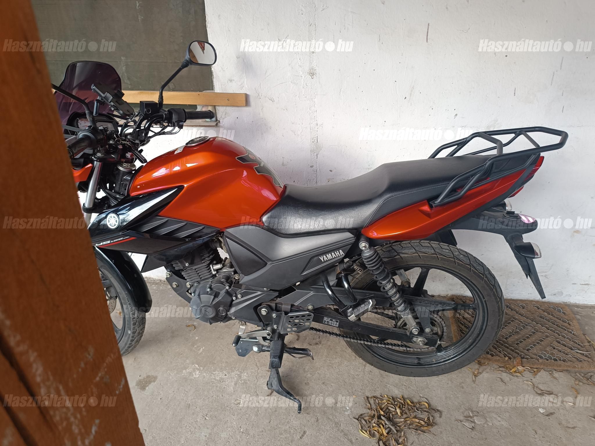 YAMAHA YS 125 2018 - 1