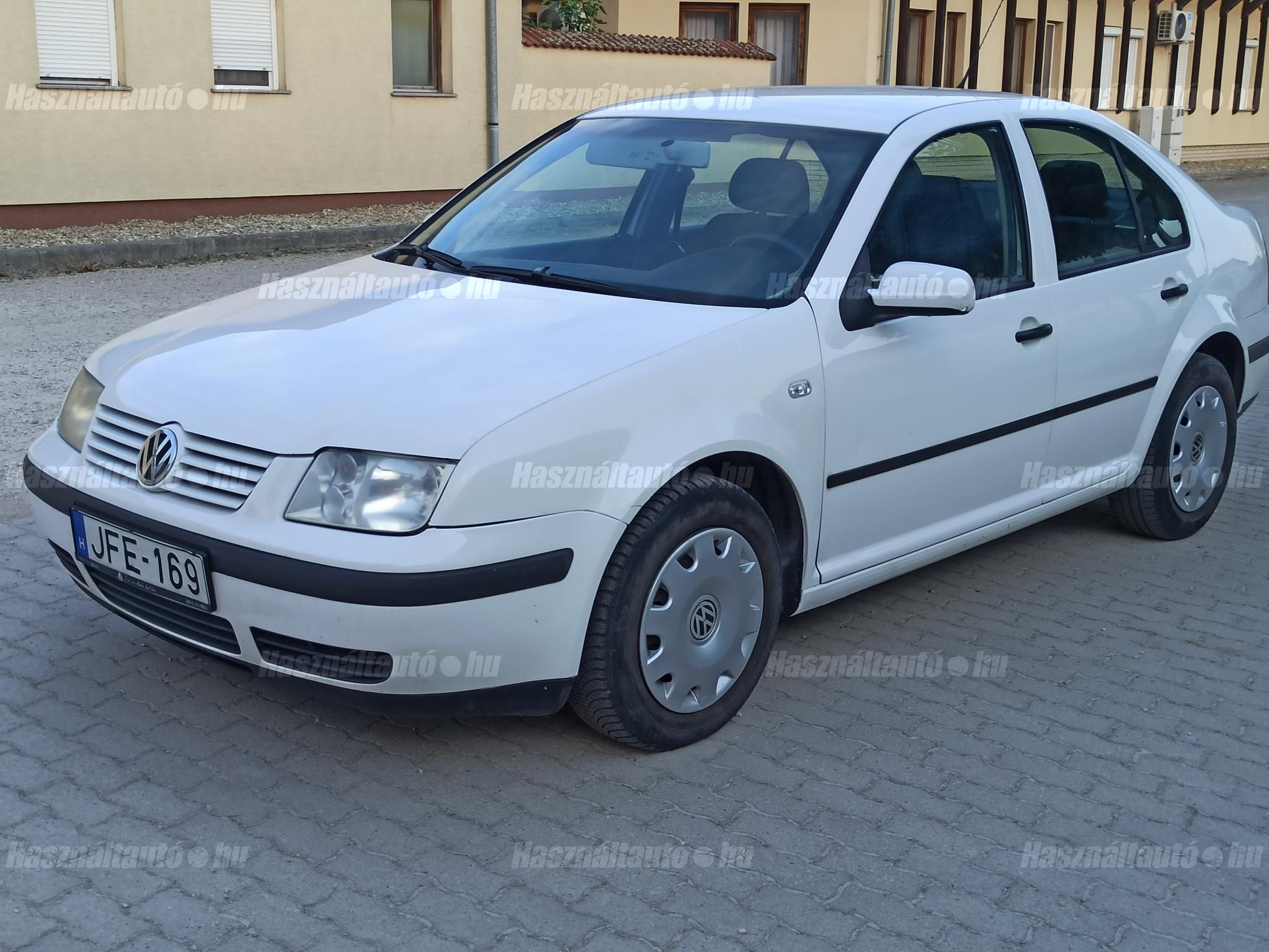 VOLKSWAGEN BORA 2004/10 - 1