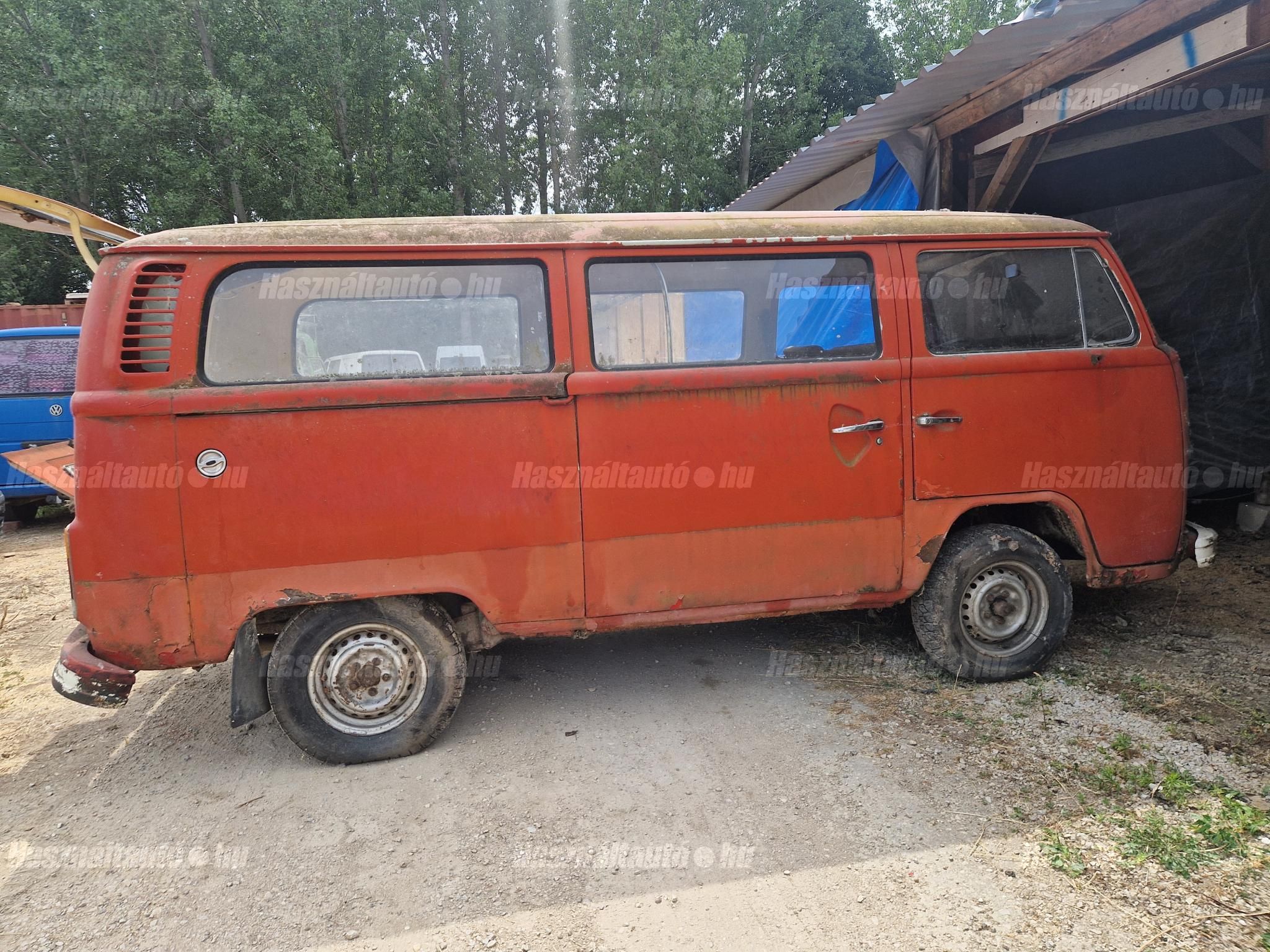 VOLKSWAGEN TRANSPORTER T2 1977/1 - 1