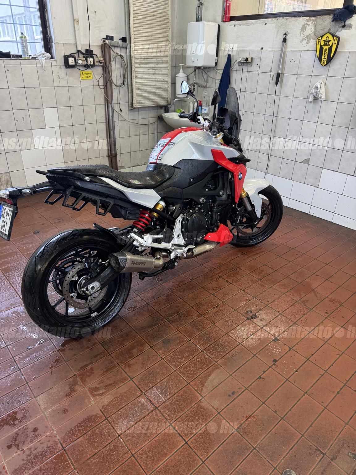 BMW F 900 R 2021/6 - 1