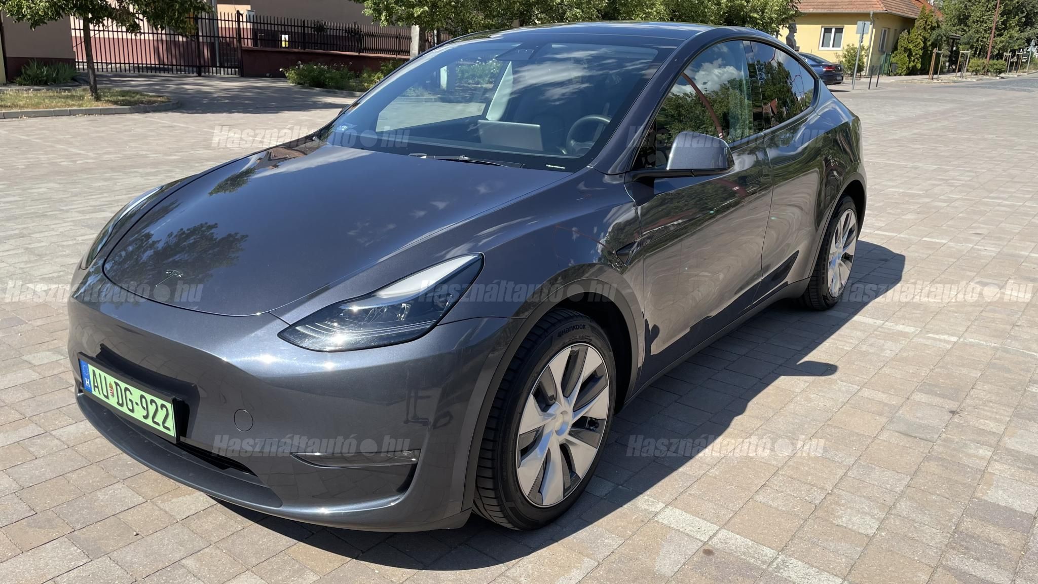 TESLA MODEL Y 2023/4 - 1