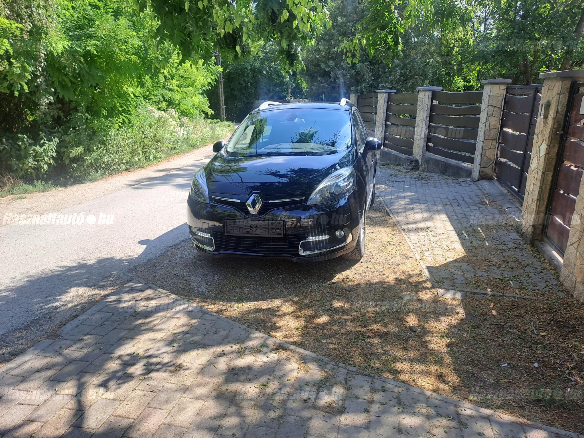 RENAULT GRAND SCENIC 2015/10 - 1