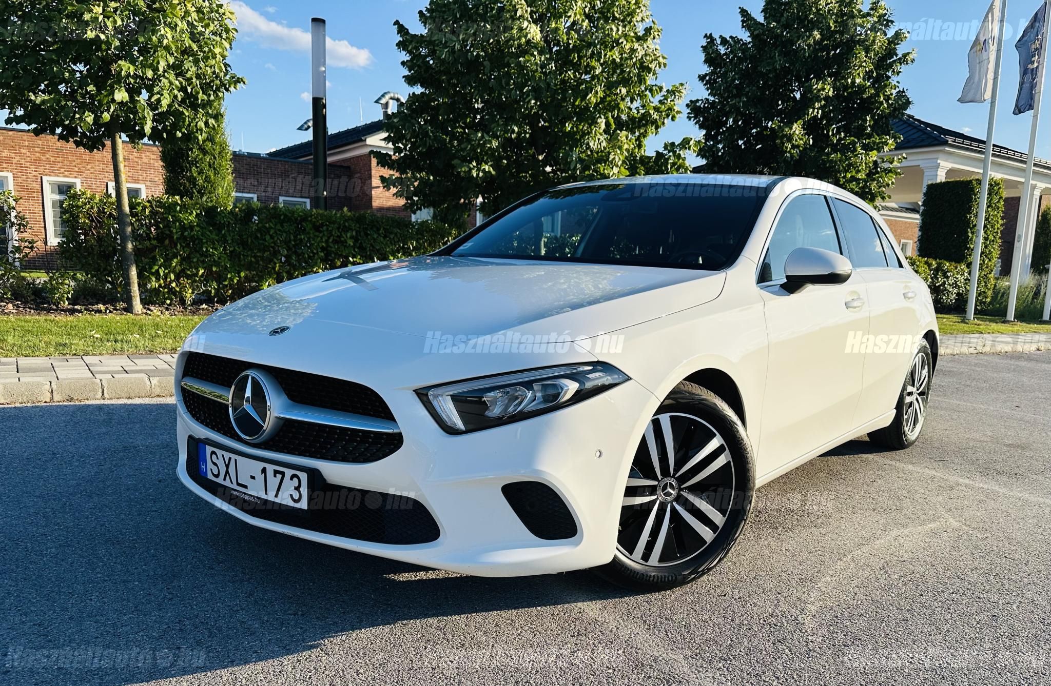 MERCEDES-BENZ A 180 2021/10 - 1