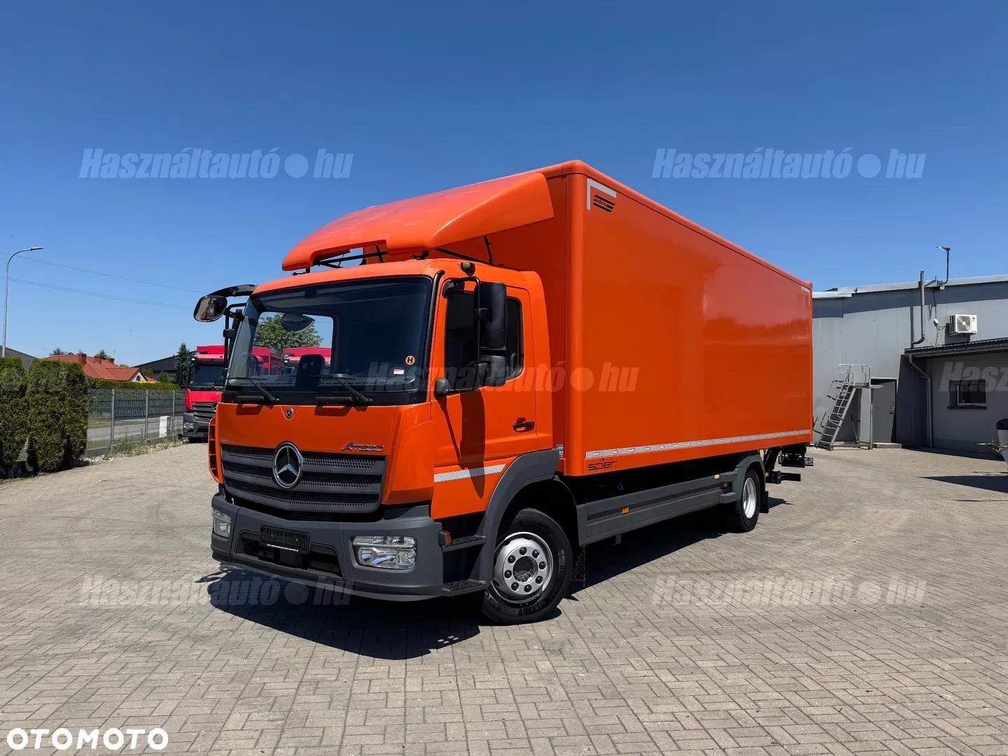 MERCEDES-BENZ 2019/6 - 1