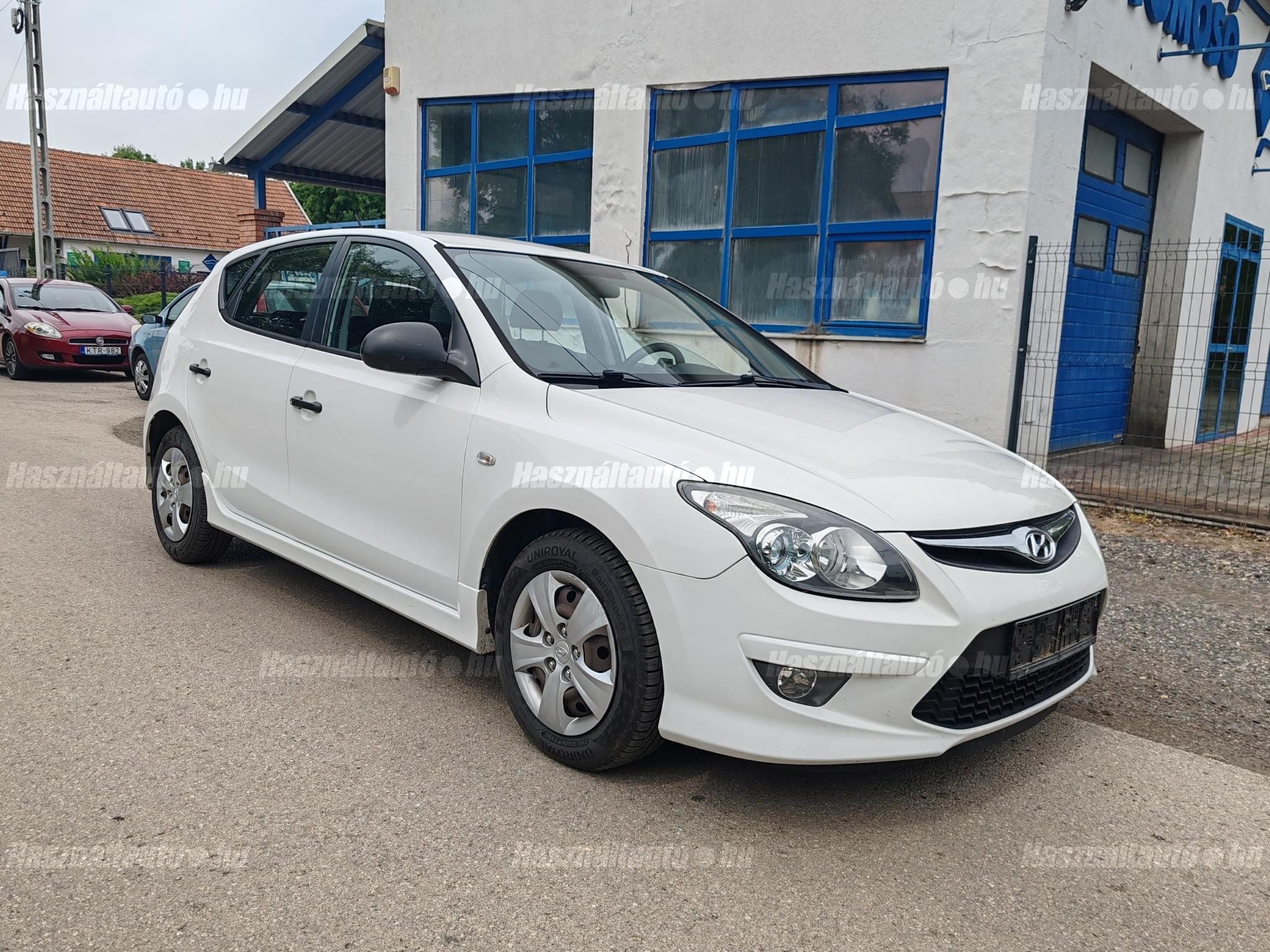 HYUNDAI I30 2011/11 - 1