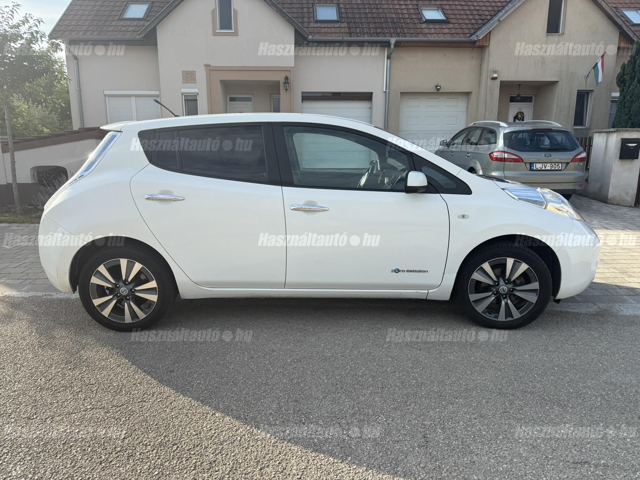 NISSAN LEAF 2014/4 - 1