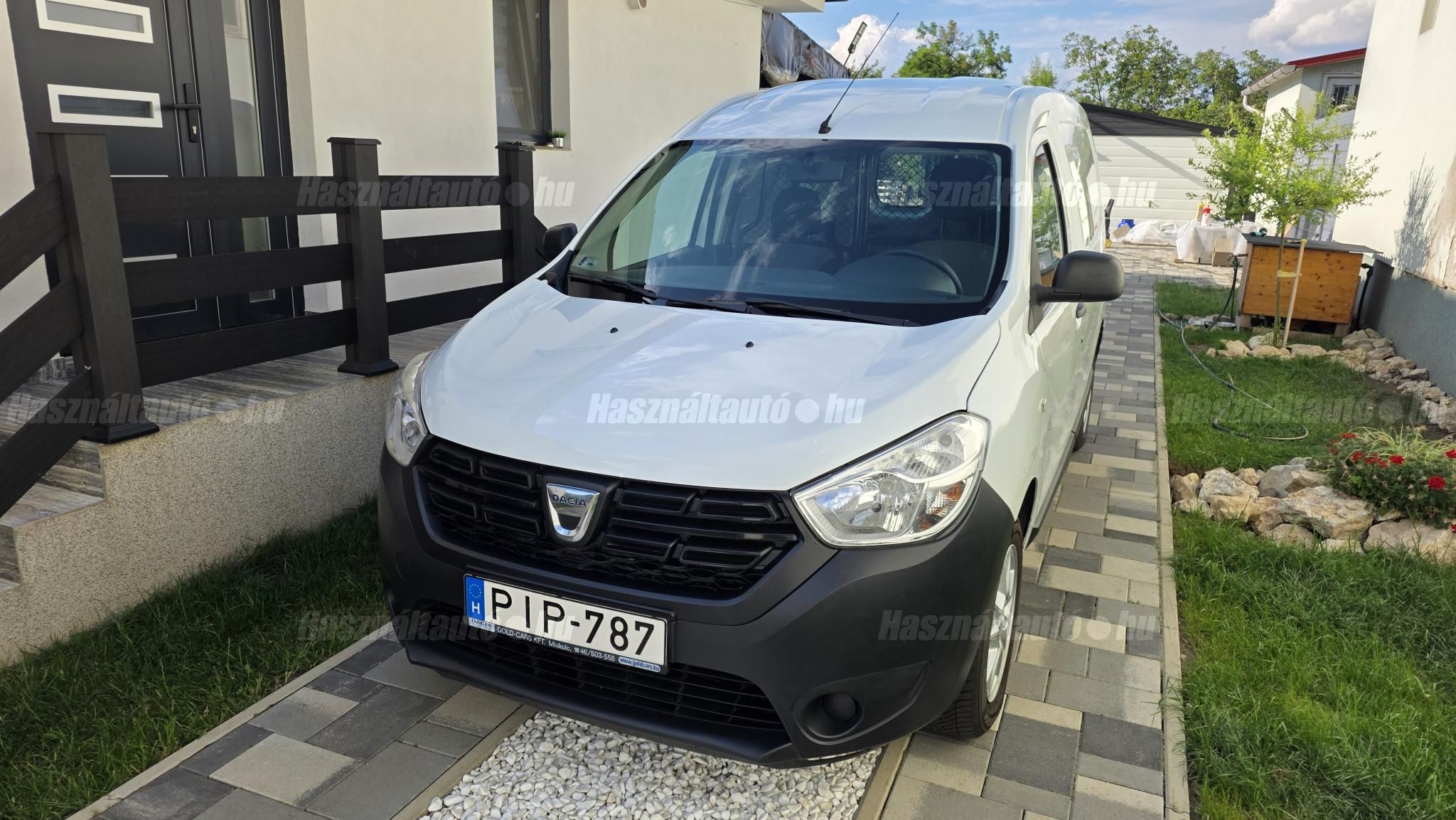 DACIA DOKKER 2017/8 - 1