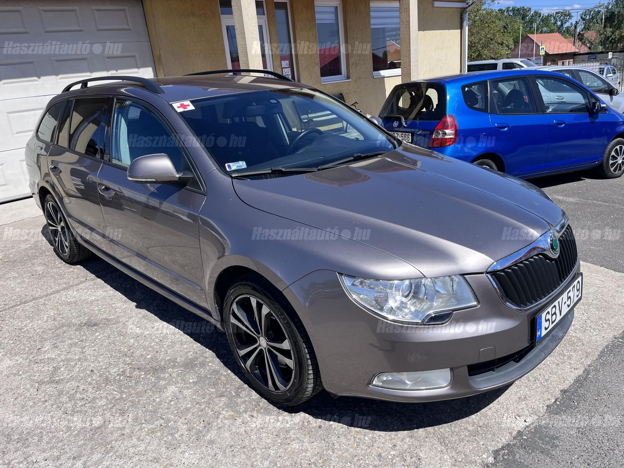 SKODA SUPERB 2011/1 - 1