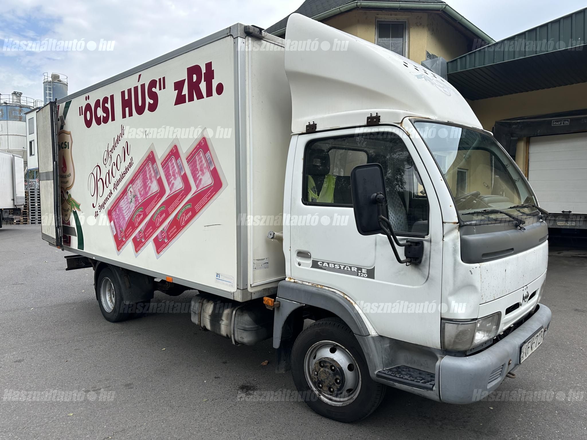 NISSAN 2002/6 - 1