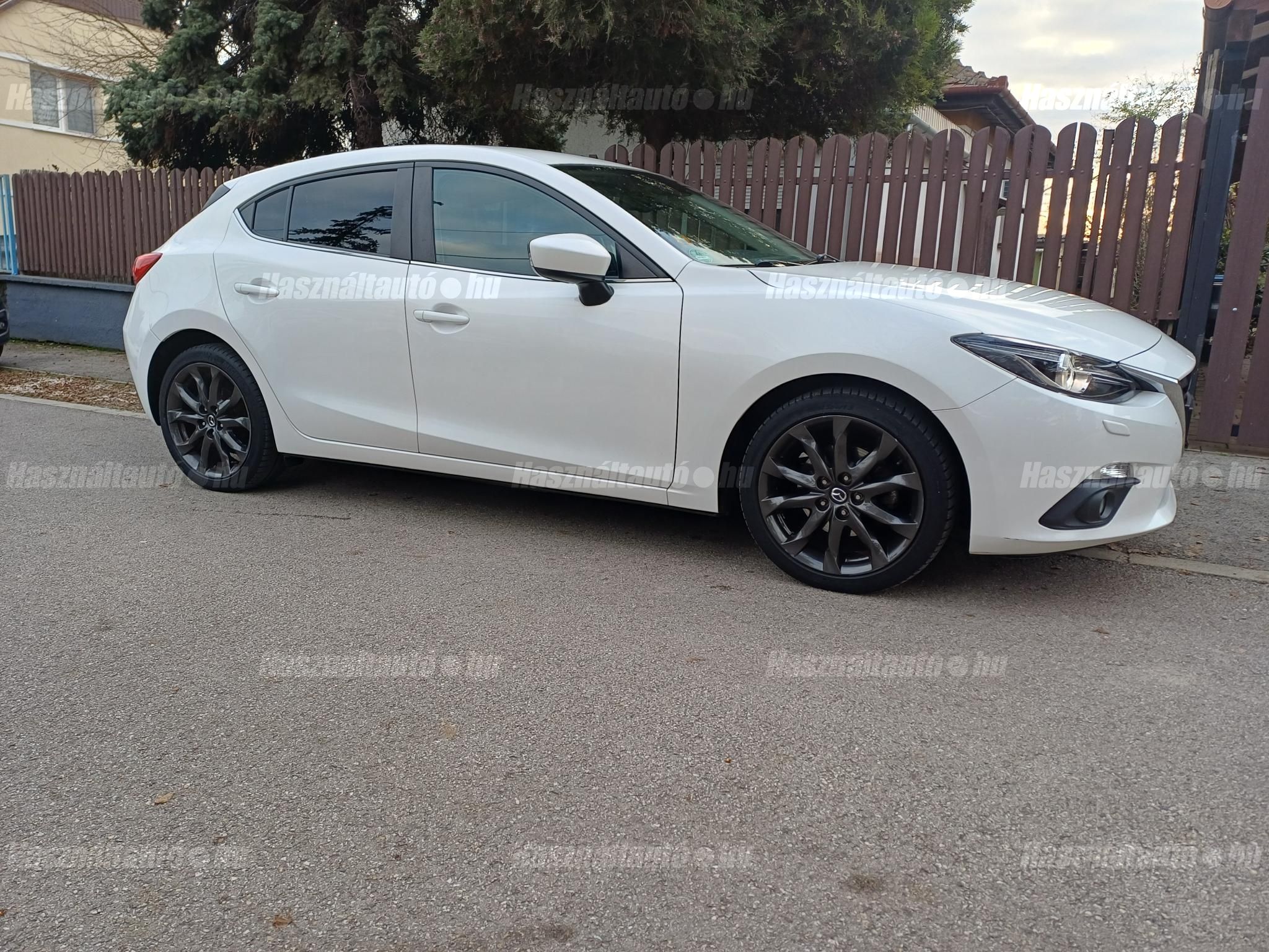 MAZDA 3 2016/7 - 1