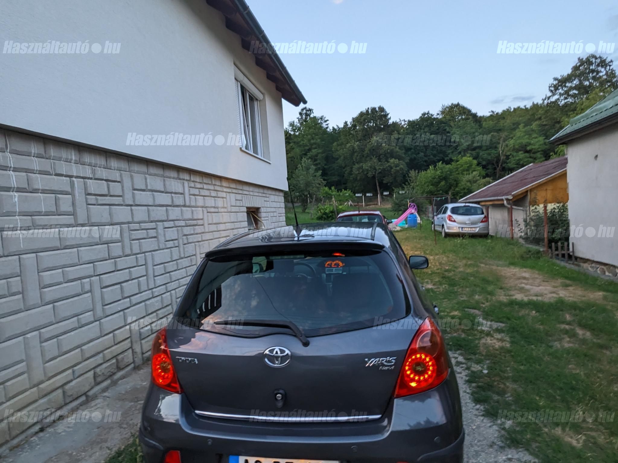 TOYOTA YARIS 2008/2 - 1