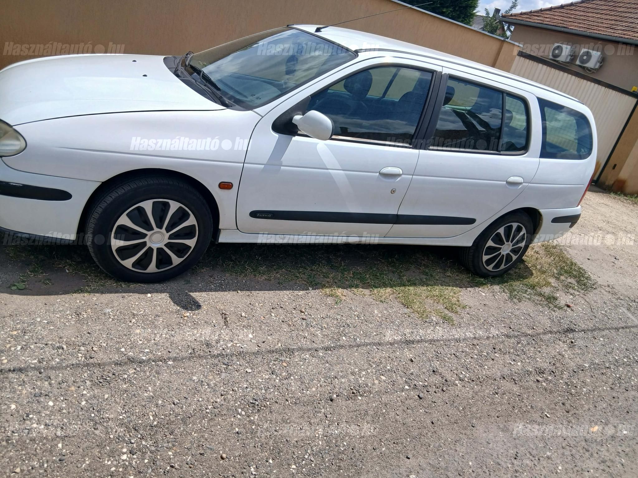 RENAULT MEGANE 2003/10 - 1
