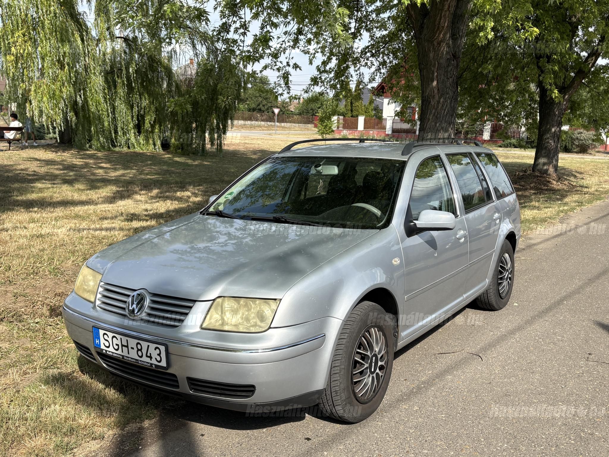 VOLKSWAGEN BORA 2002/5 - 1