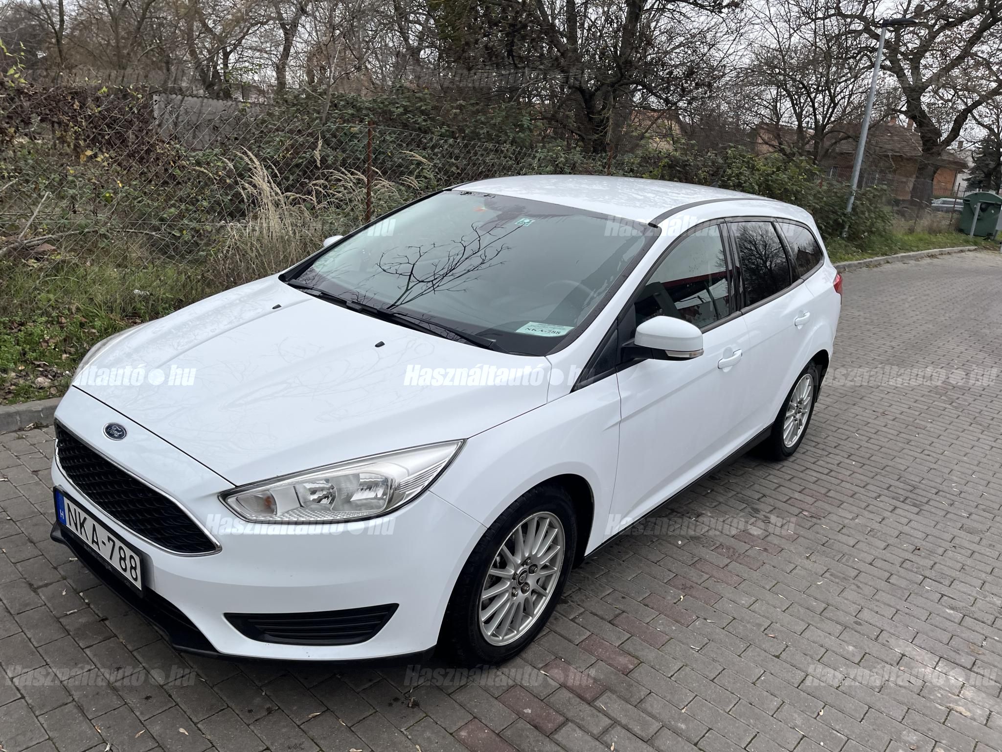 FORD FOCUS 2015/12 - 1