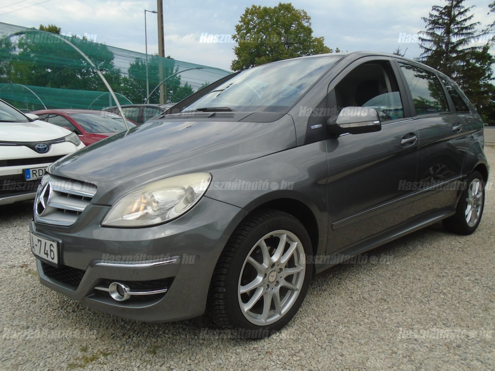 MERCEDES-BENZ B 180 2009/12 - 1