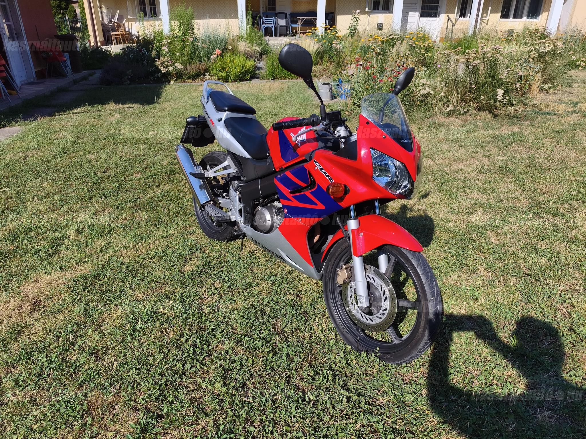 HONDA CBR 125 R 2005 - 1