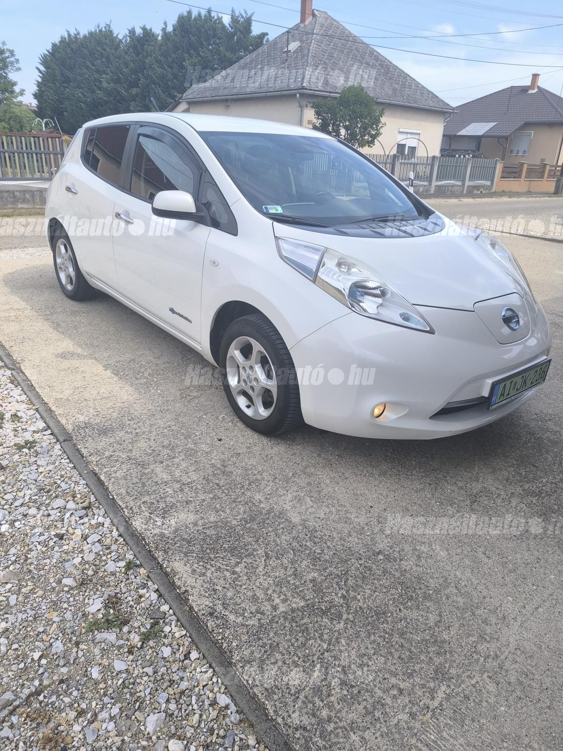NISSAN LEAF 2014/12 - 1
