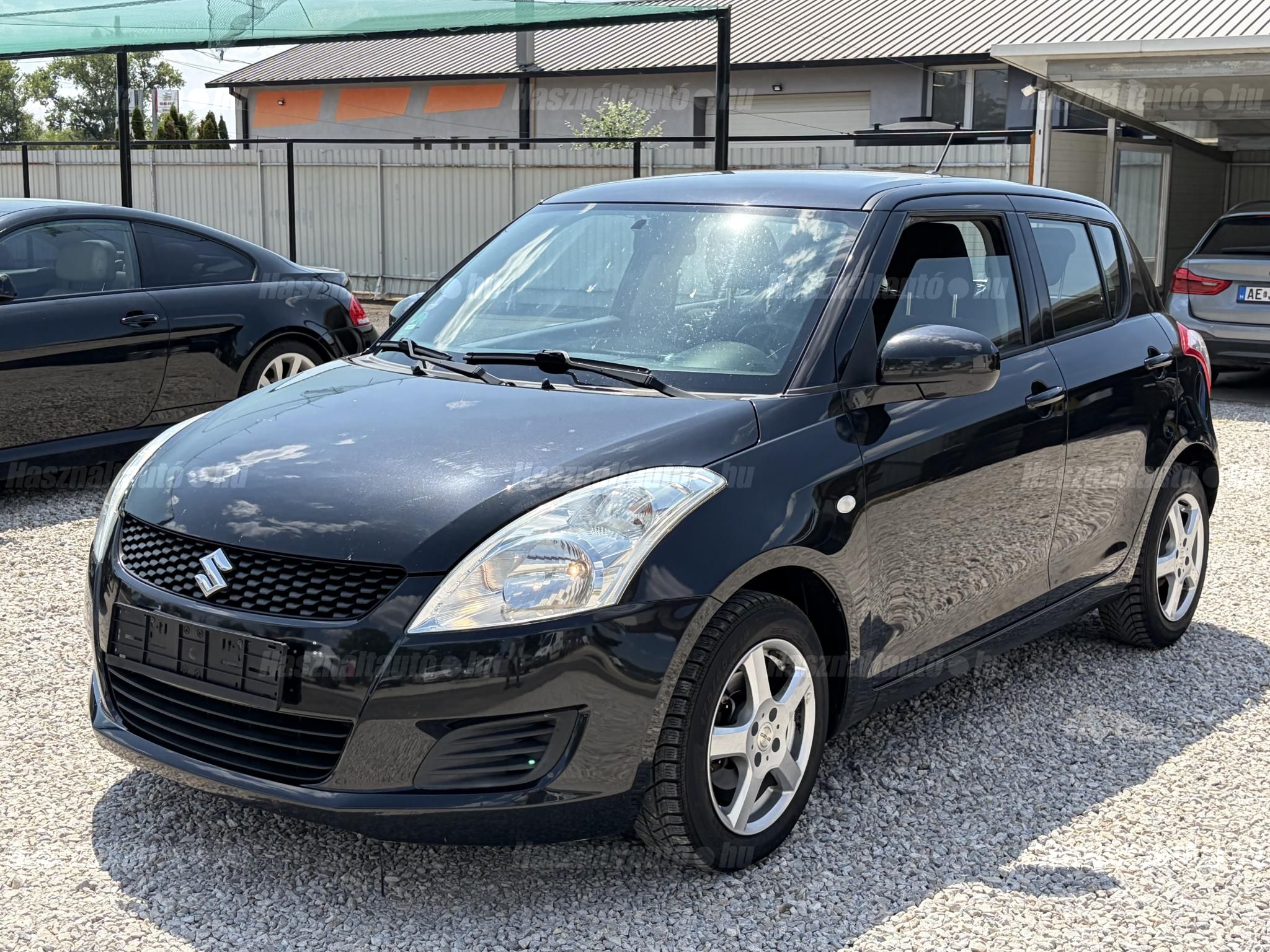 SUZUKI SWIFT 2011 - 1