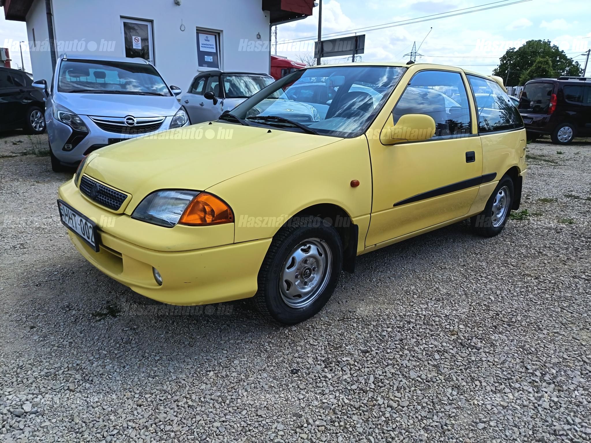 SUZUKI SWIFT 2000/6 - 1
