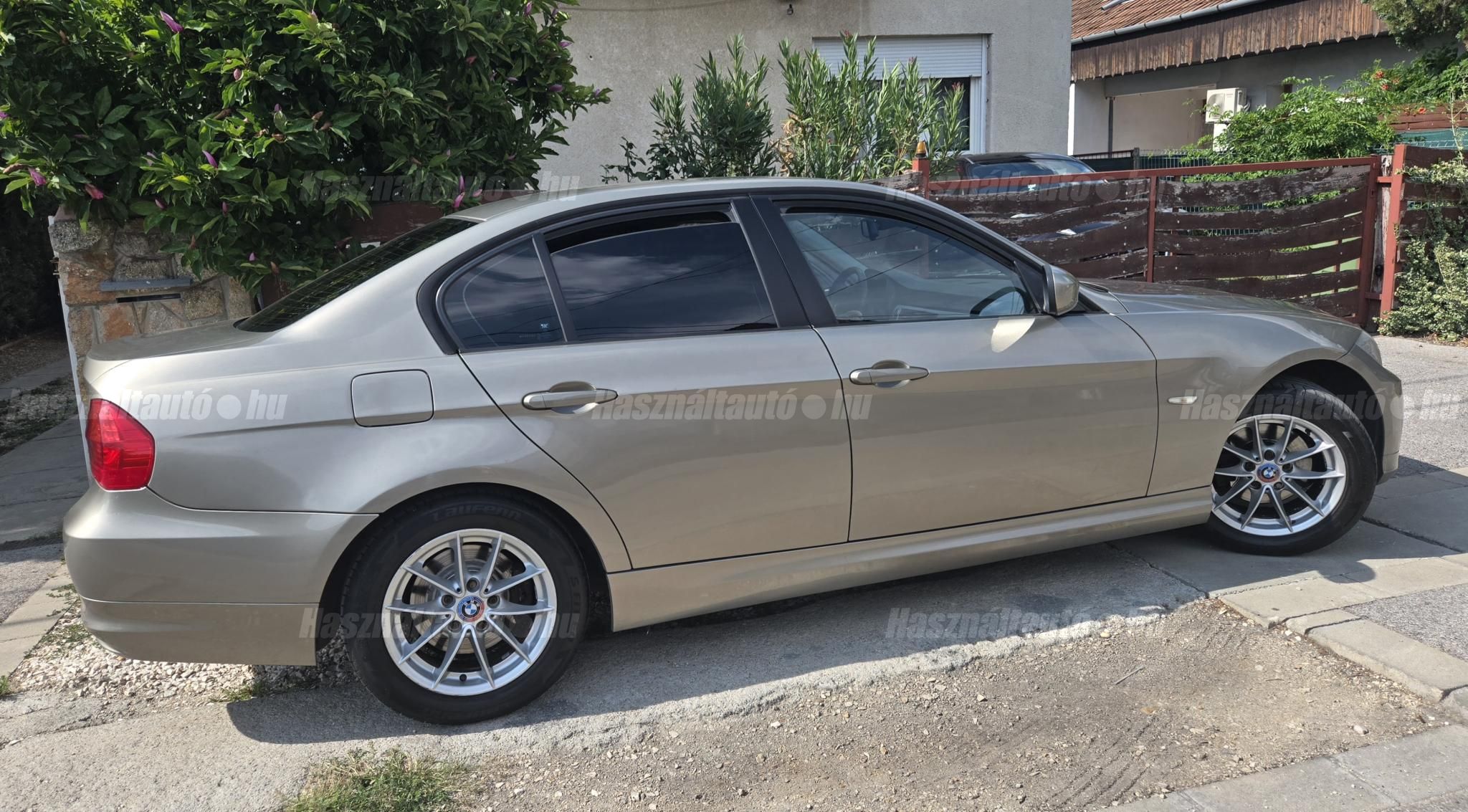 BMW 318 2009/11 - 1