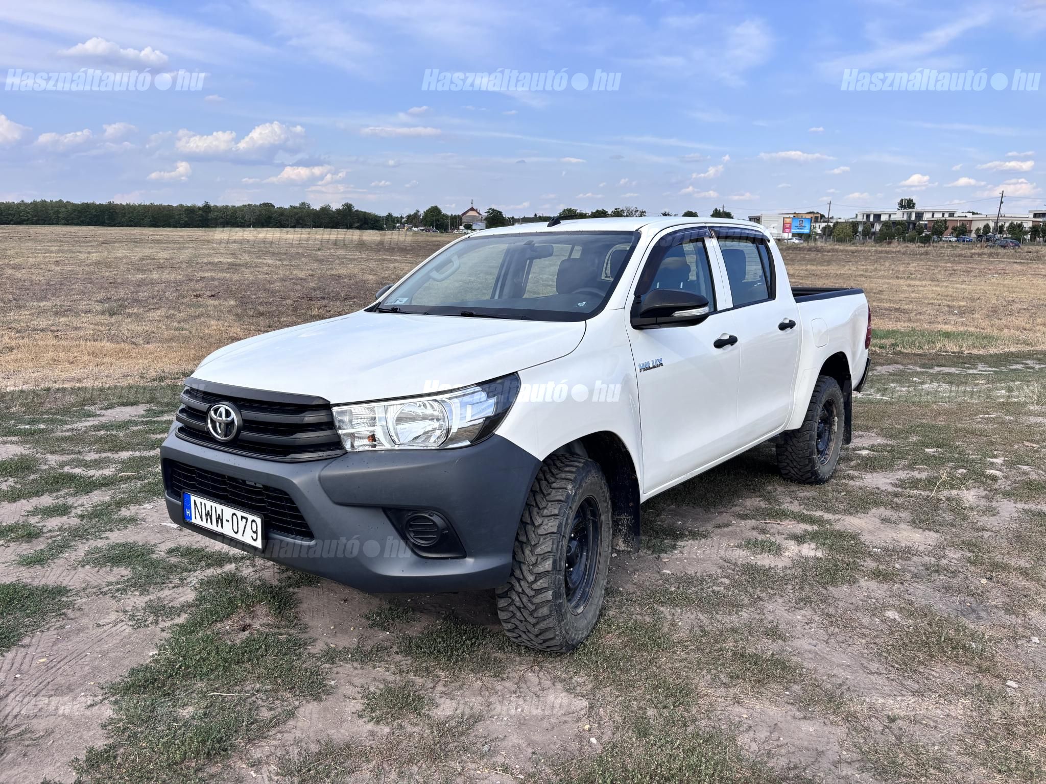 TOYOTA HILUX 2016/9 - 1