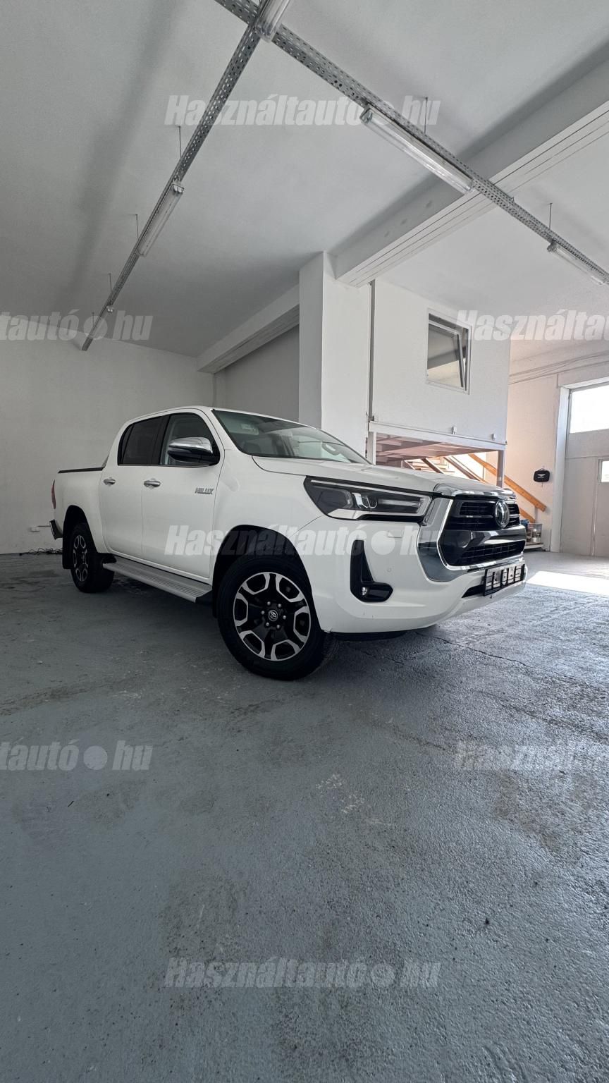 TOYOTA HILUX 2022/2 - 1