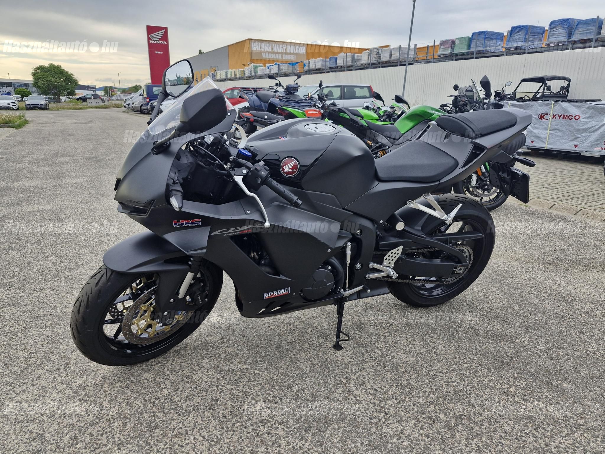 HONDA CBR 600 RR 2024/7 - 1
