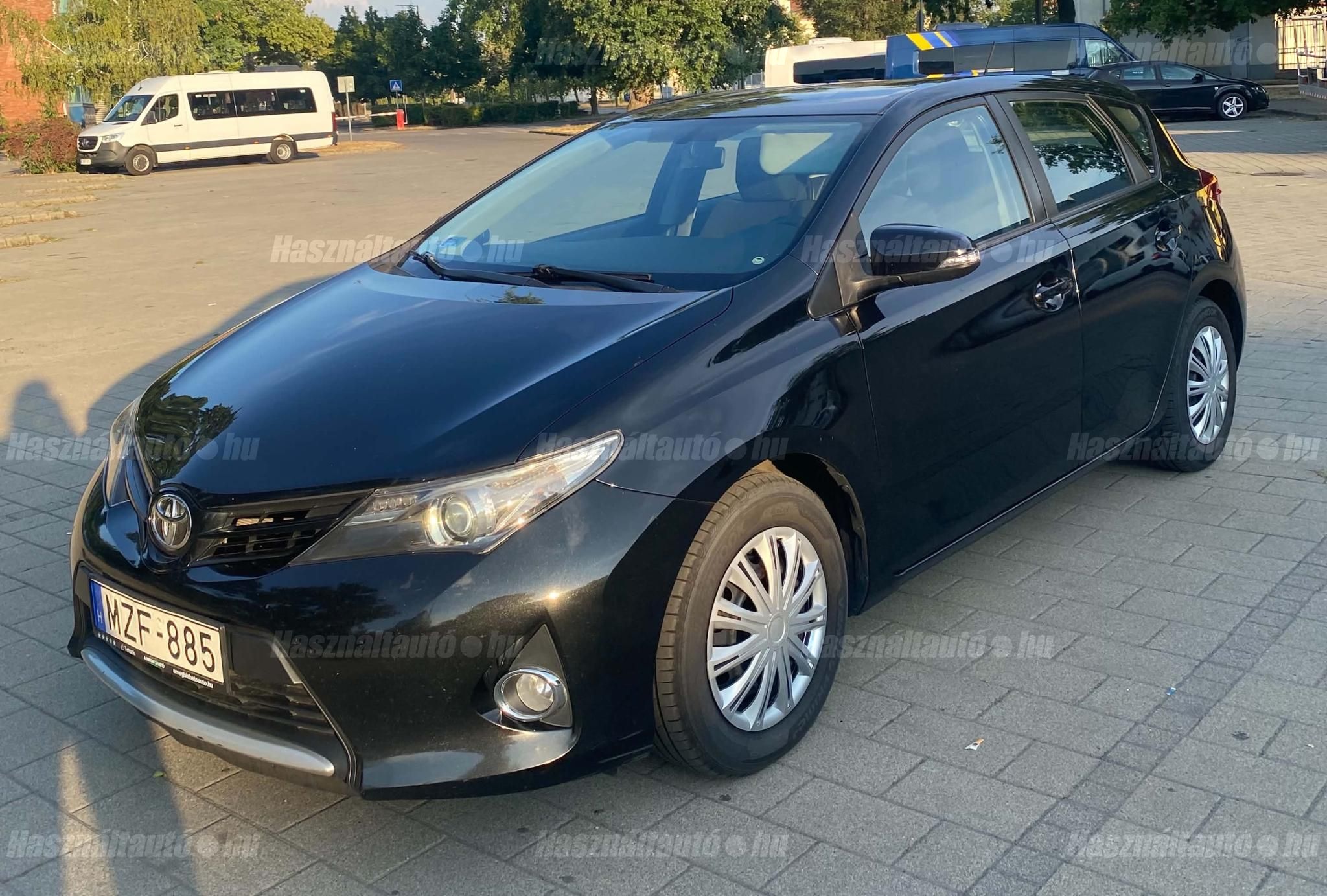 TOYOTA AURIS 2014/12 - 1