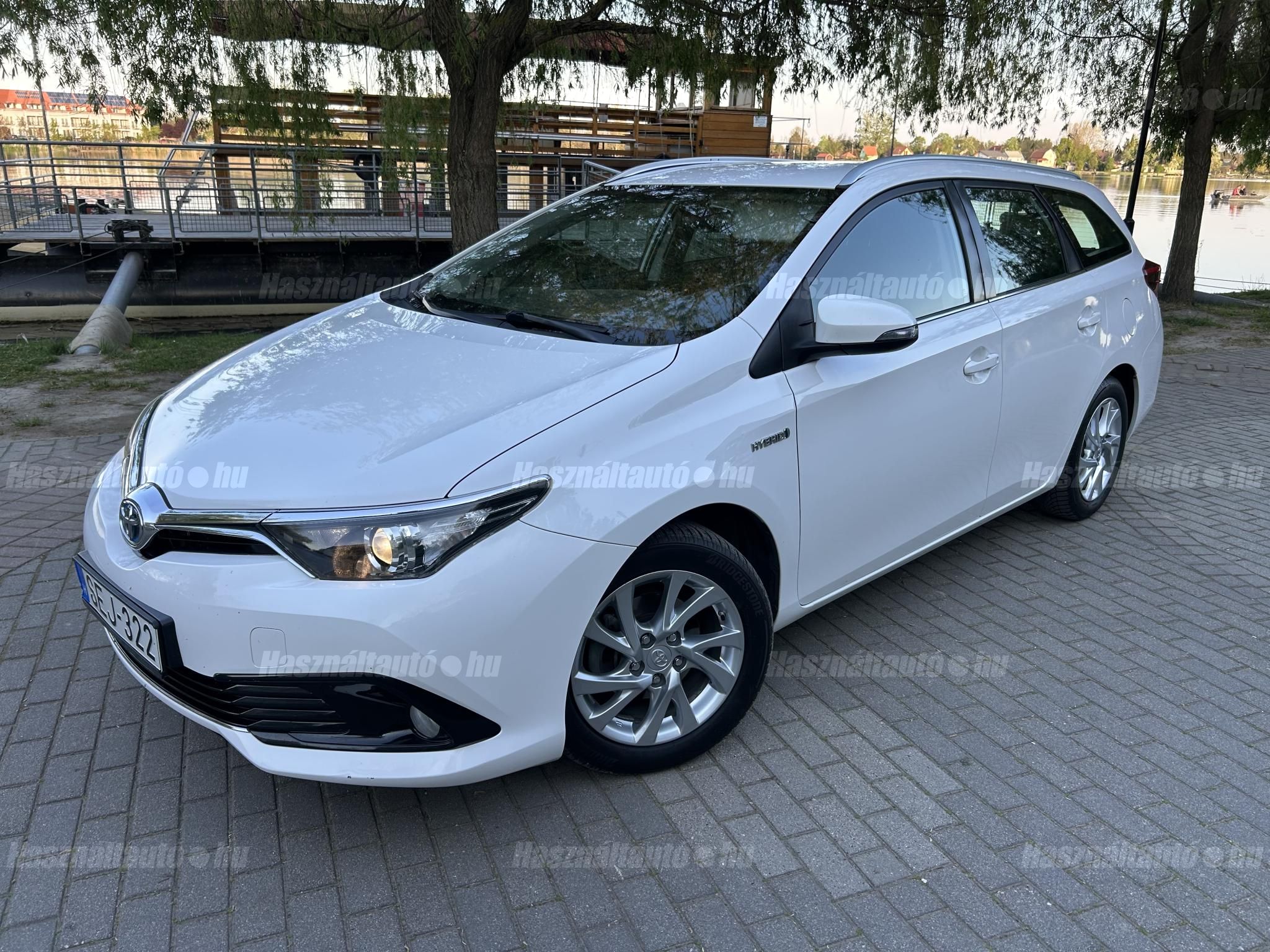 TOYOTA AURIS 2016/9 - 1
