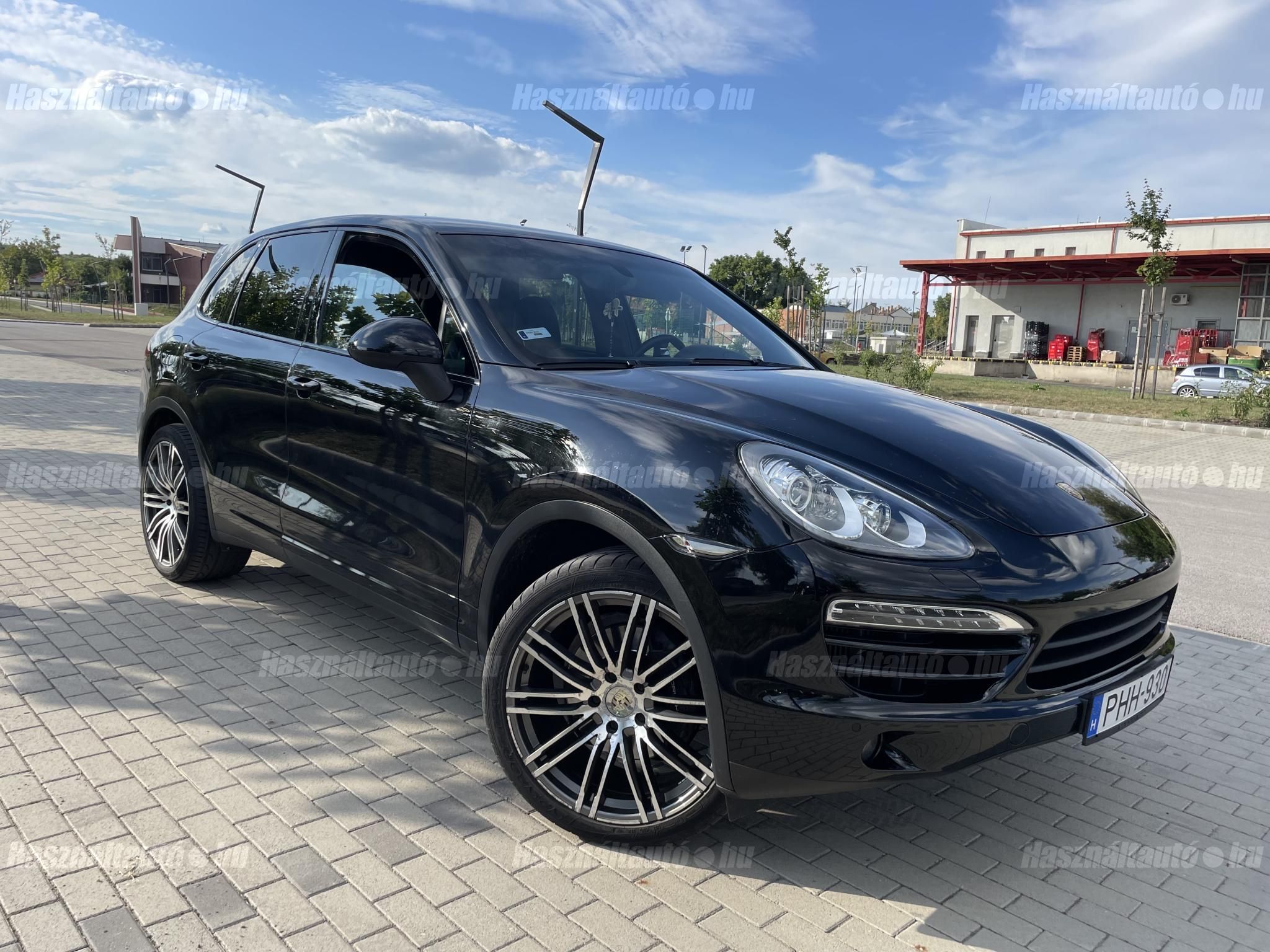 PORSCHE CAYENNE 2012/6 - 1