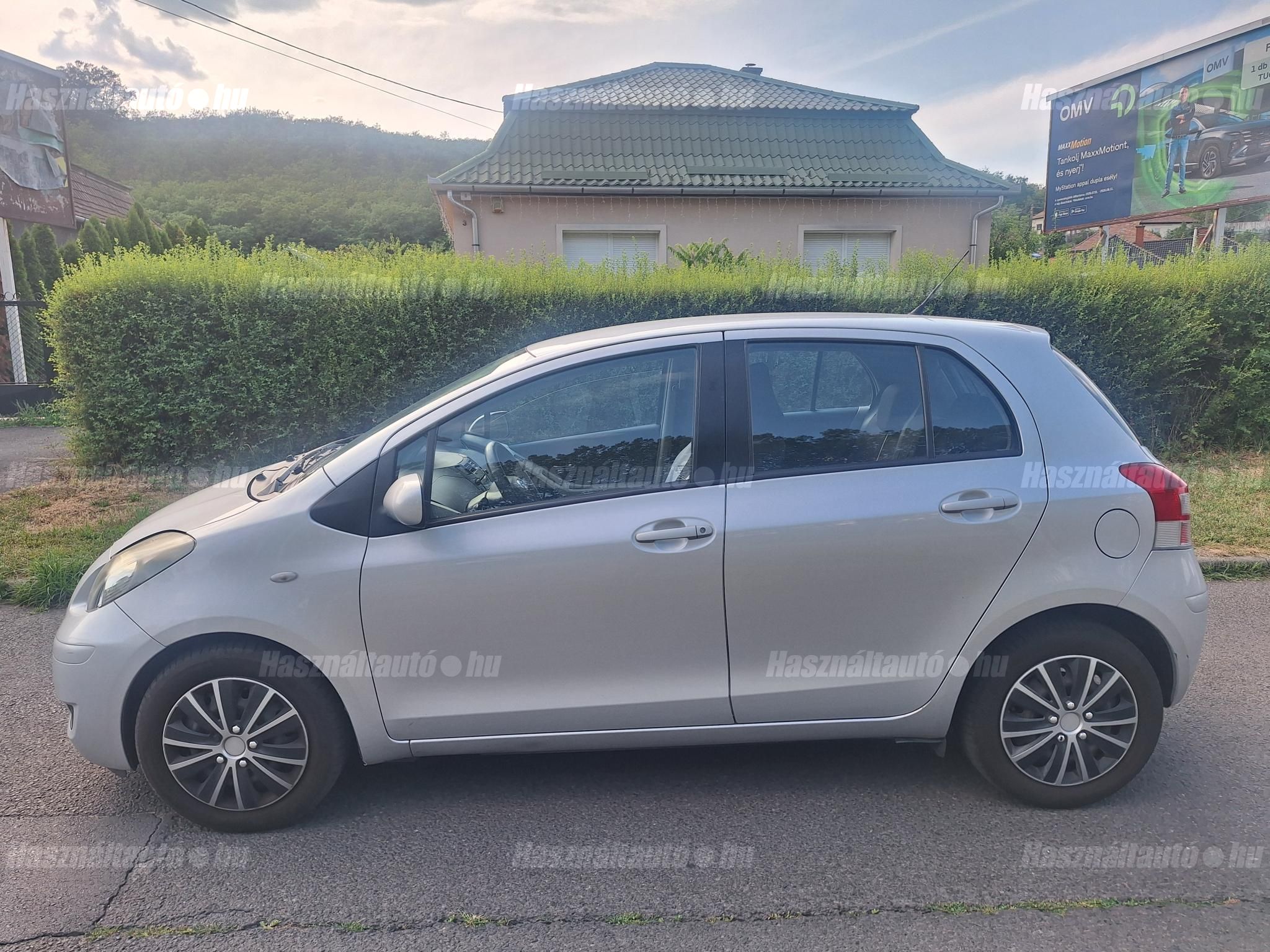 TOYOTA YARIS 2010/2 - 1