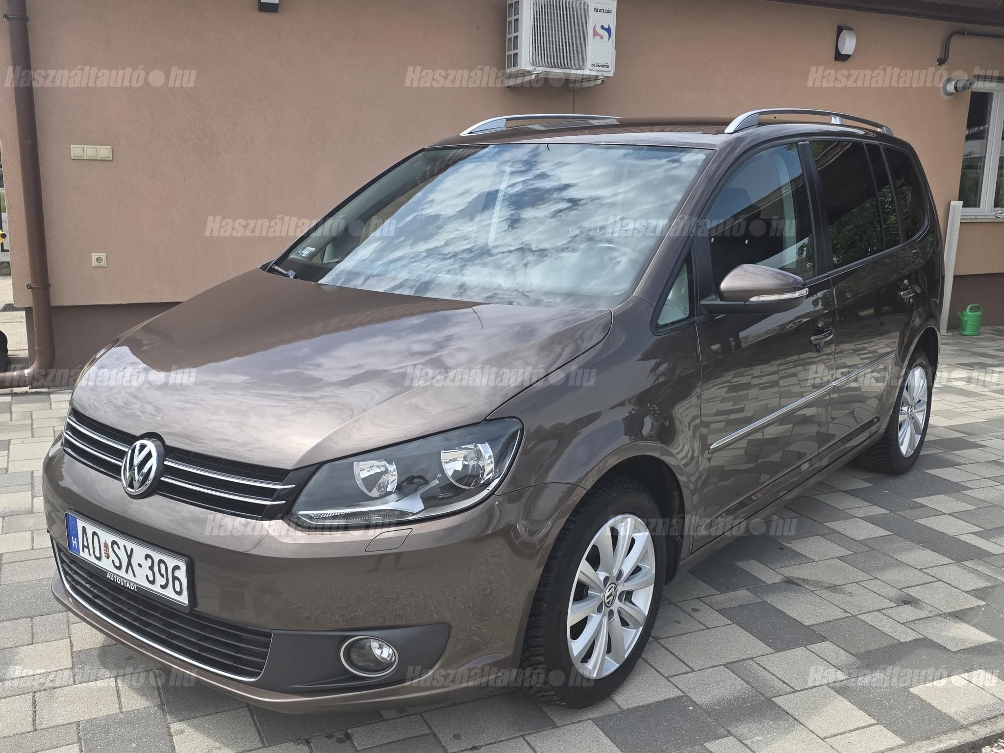 VOLKSWAGEN TOURAN 2011/12 - 1