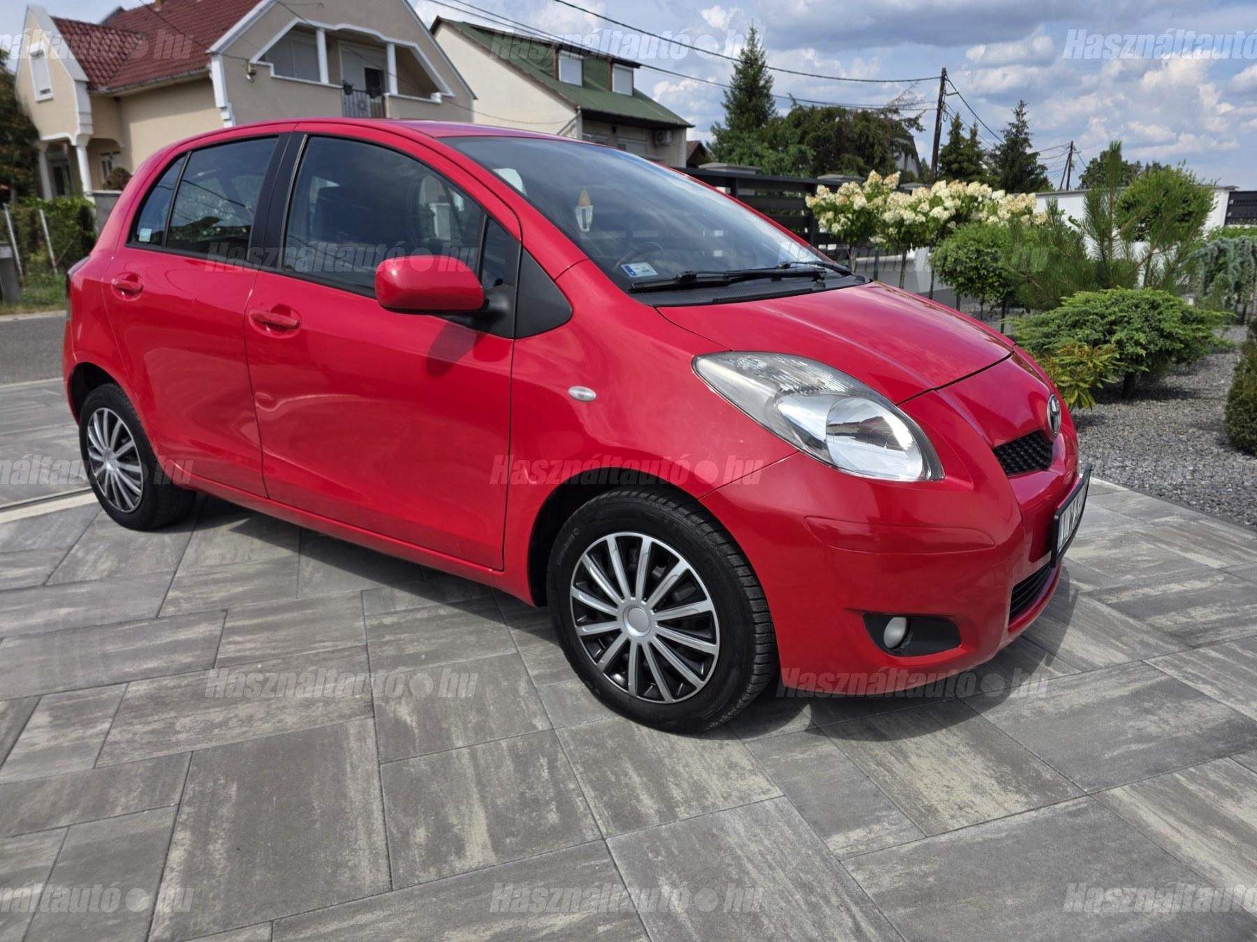 TOYOTA YARIS 2011/6 - 1