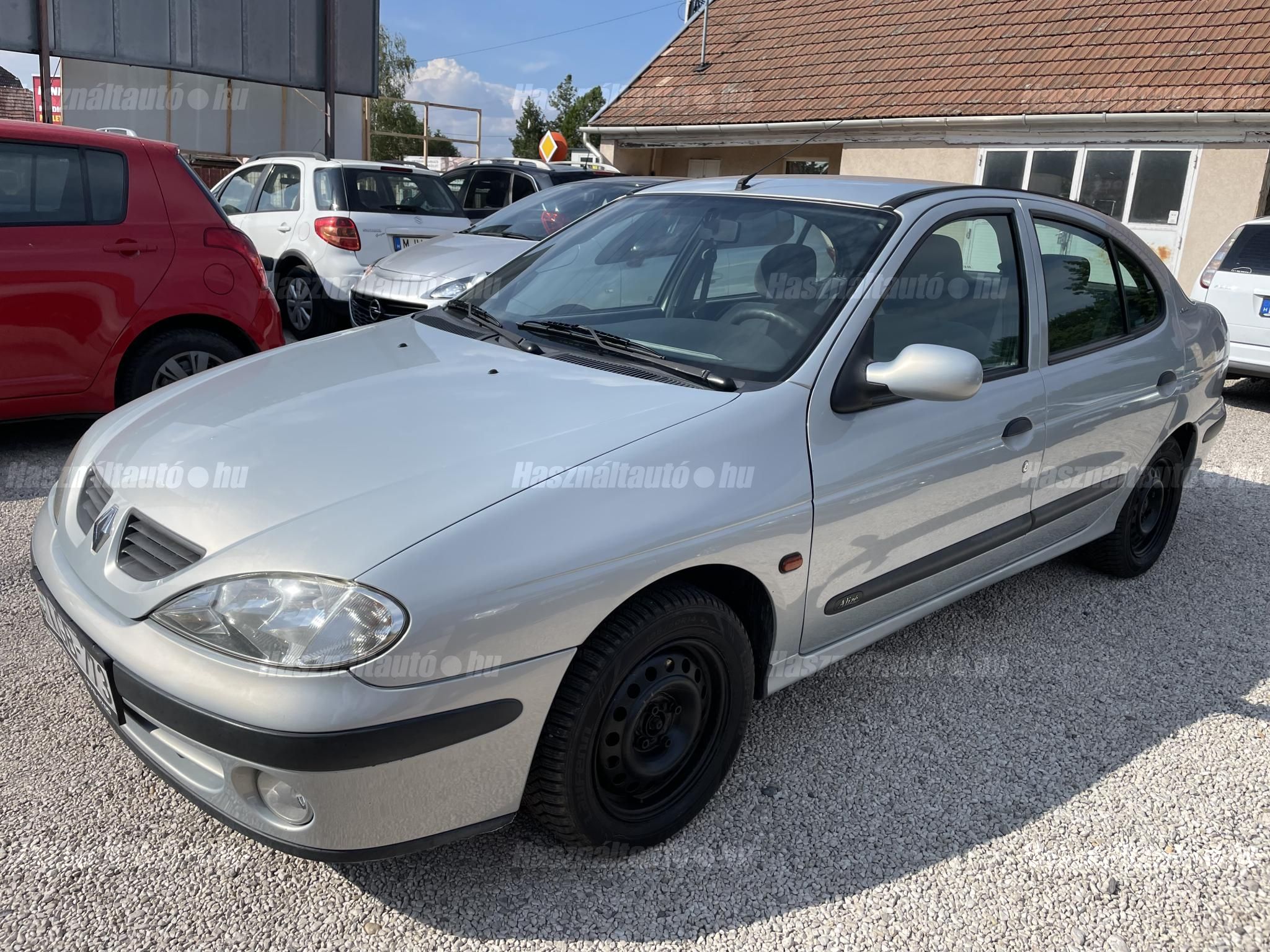RENAULT MEGANE 2002/9 - 1
