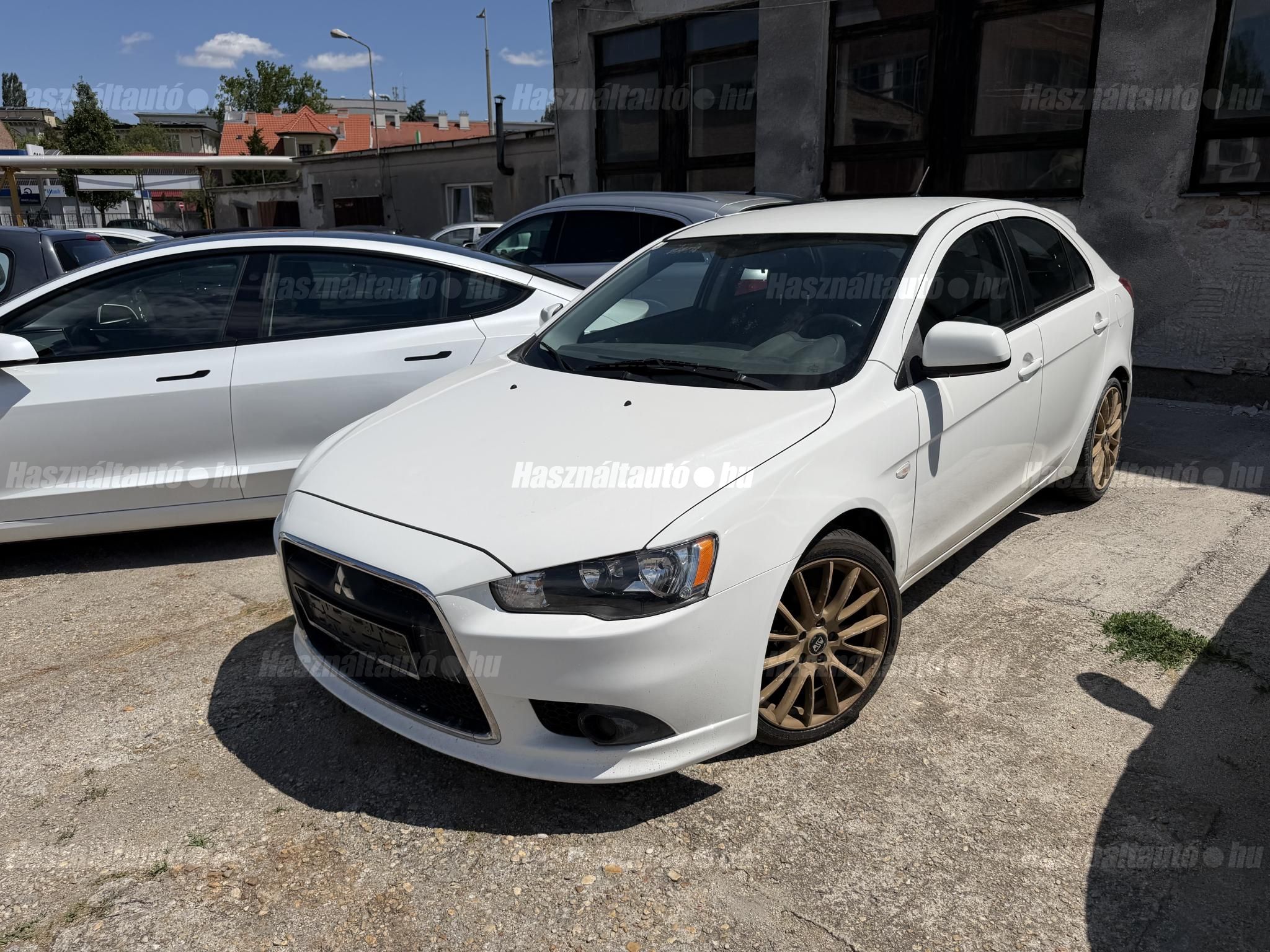 MITSUBISHI LANCER 2014/10 - 1