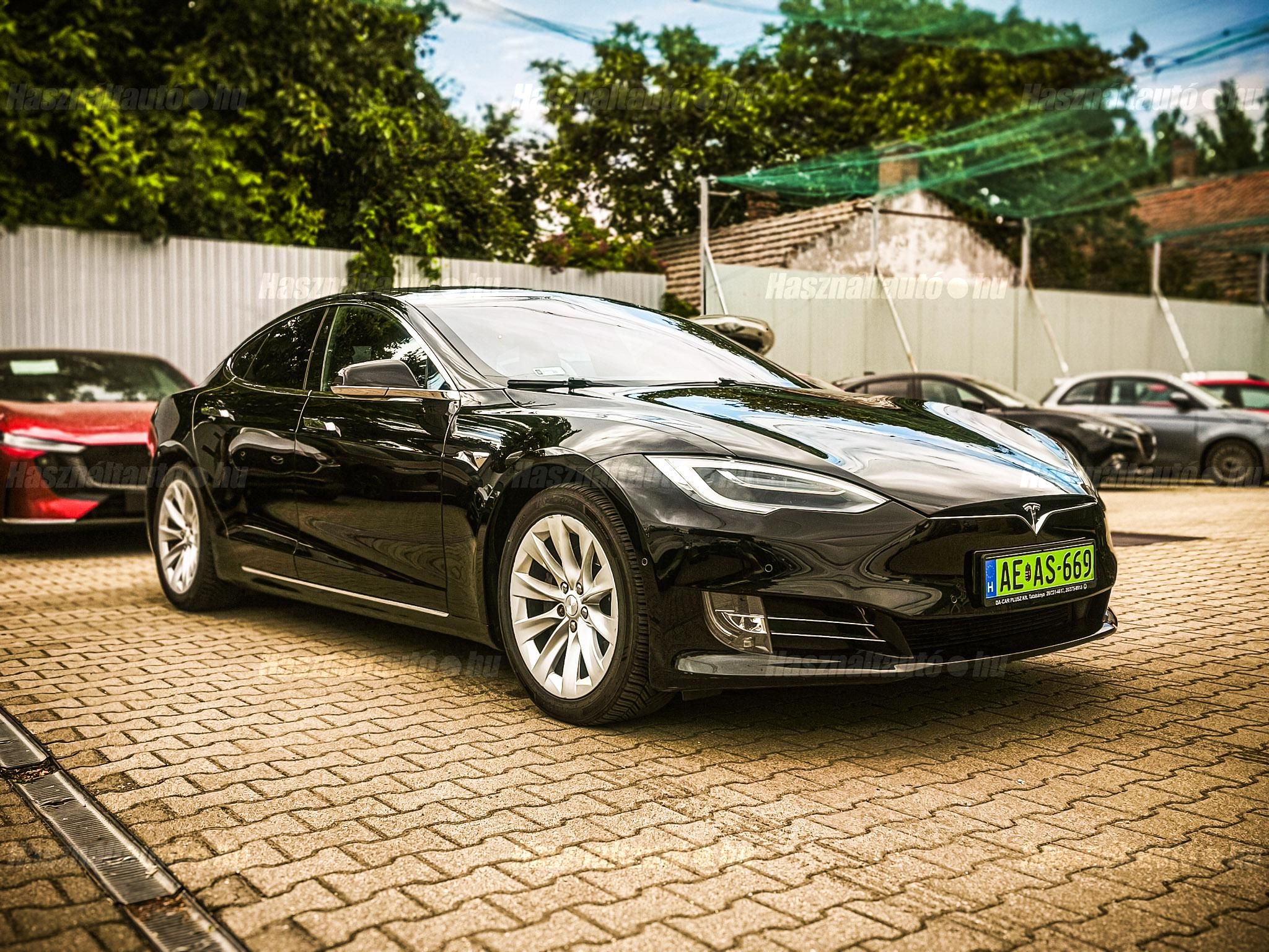 TESLA MODEL S 2018/9 - 1